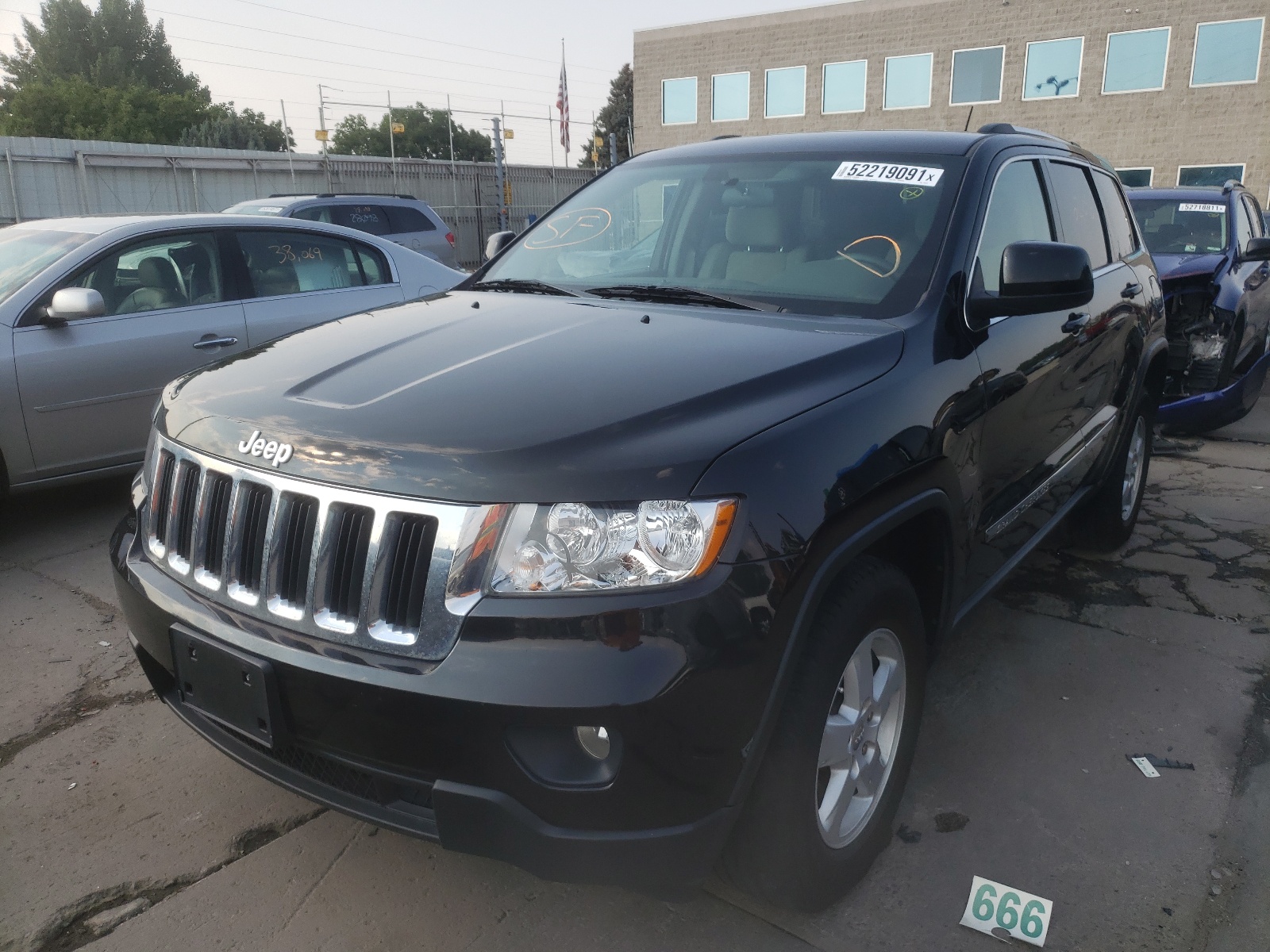 Photo 2 from auction – 2012 JEEP GRAND CHER with VIN 1C4RJFAG0CC148882