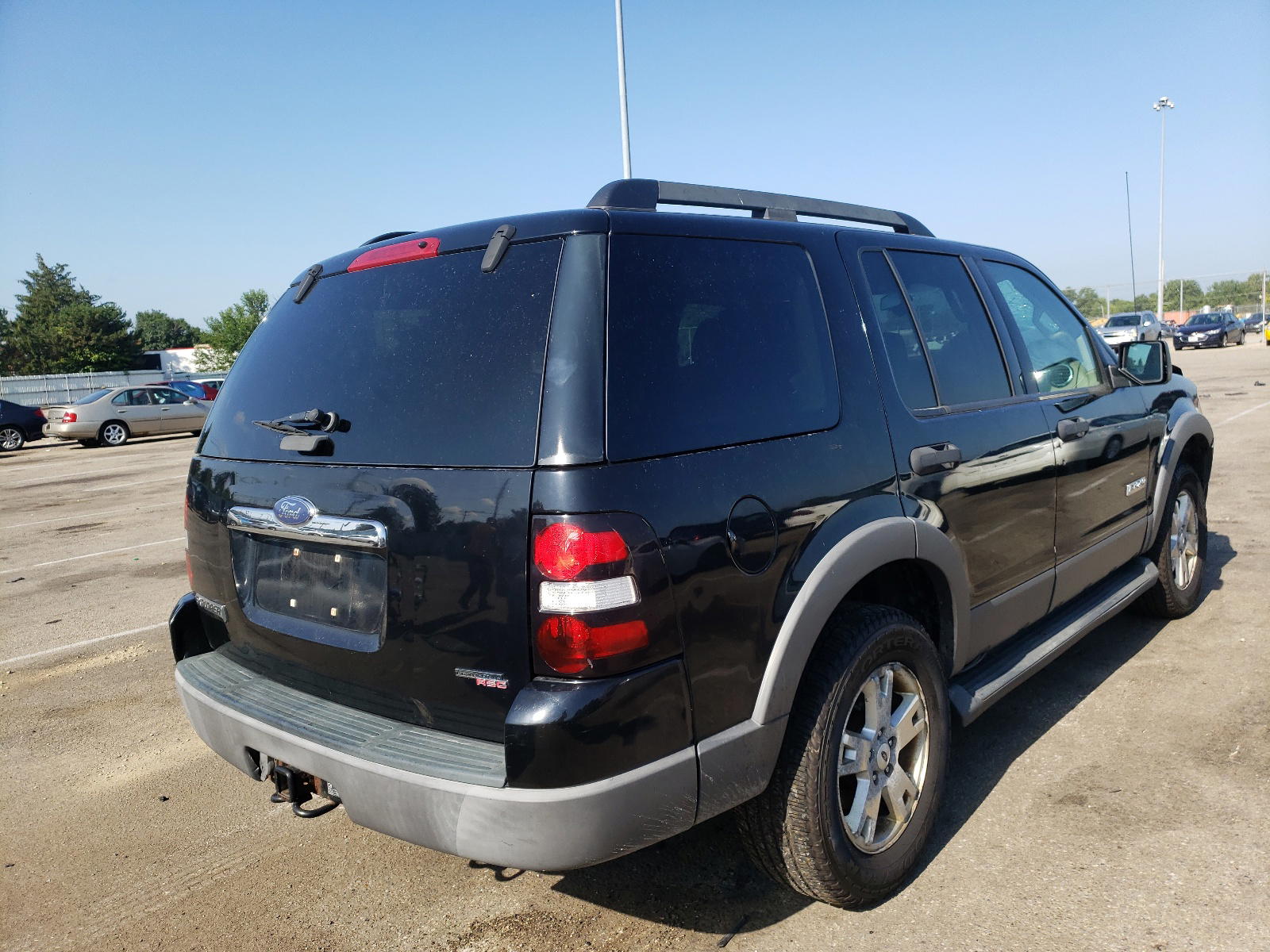 Photo 4 from auction – 2006 FORD EXPLORER X with VIN 1FMEU73E46UA30710