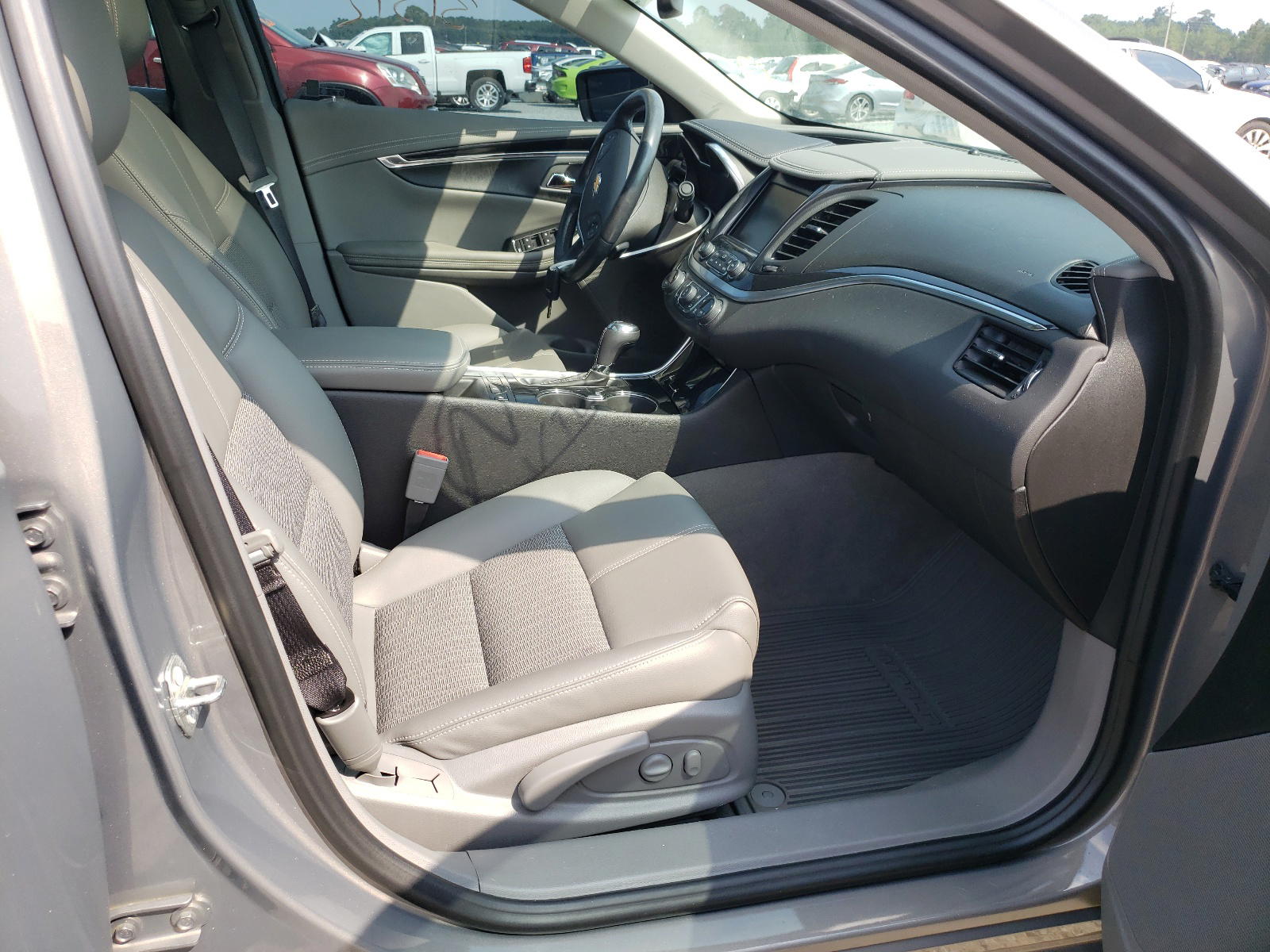 Photo 5 from auction – 2018 CHEVROLET IMPALA LT with VIN 2G1105S37J9106440