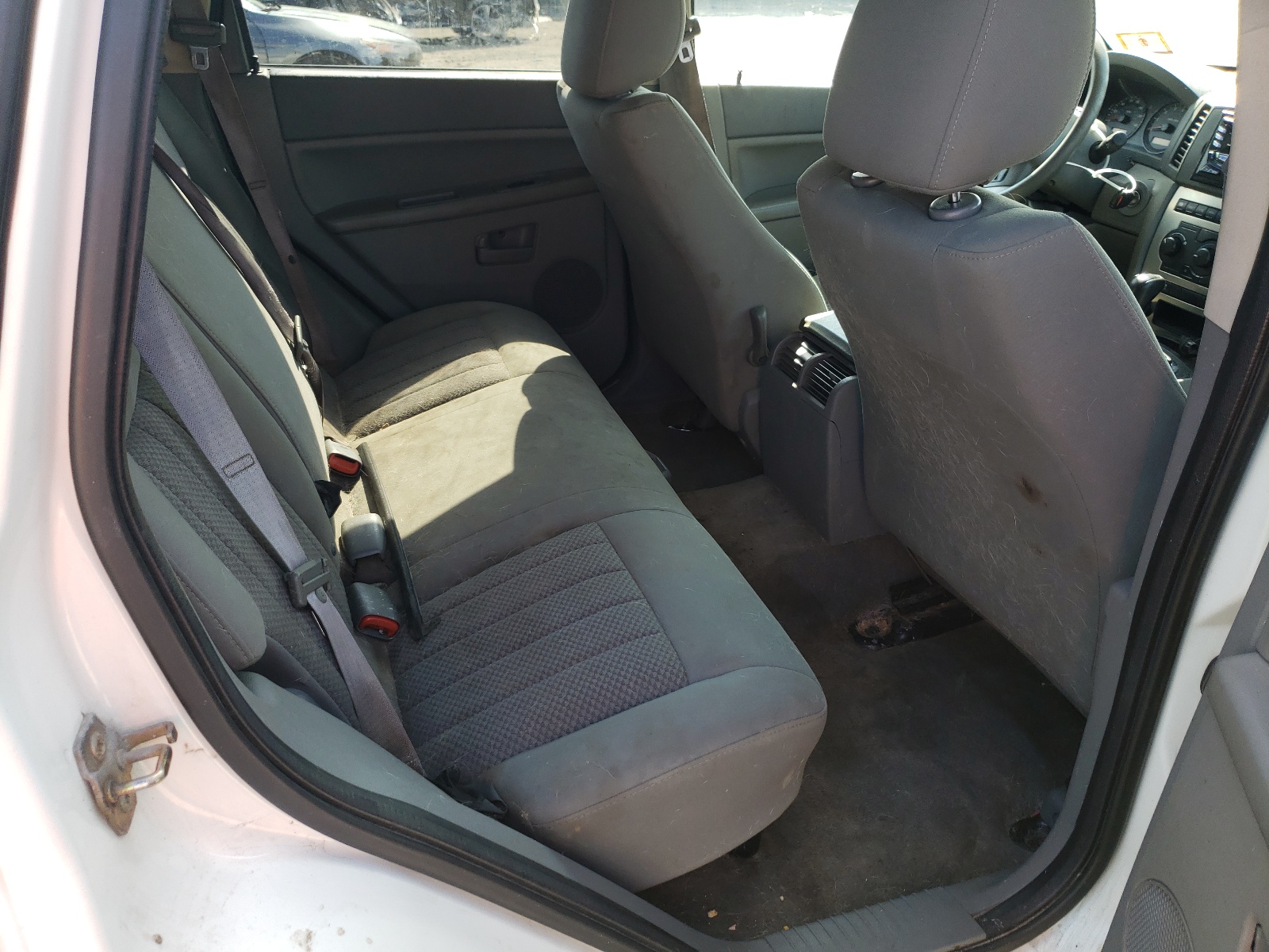 Zdjęcie 6 z aukcji – 2005 JEEP GRAND CHER z VIN 1J4GR48K75C647948