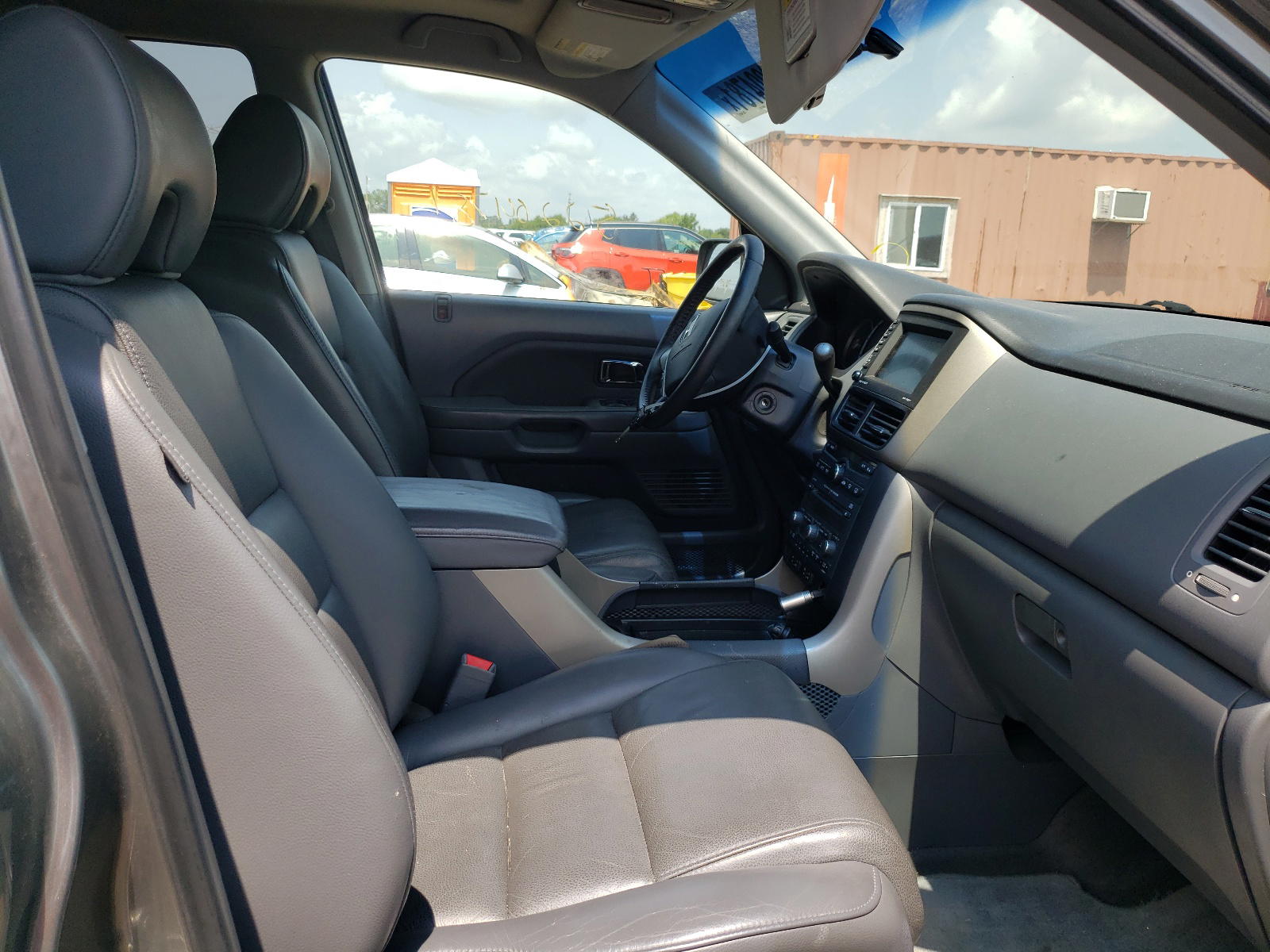 Photo 5 from auction – 2007 HONDA PILOT EXL with VIN 5FNYF18737B007495
