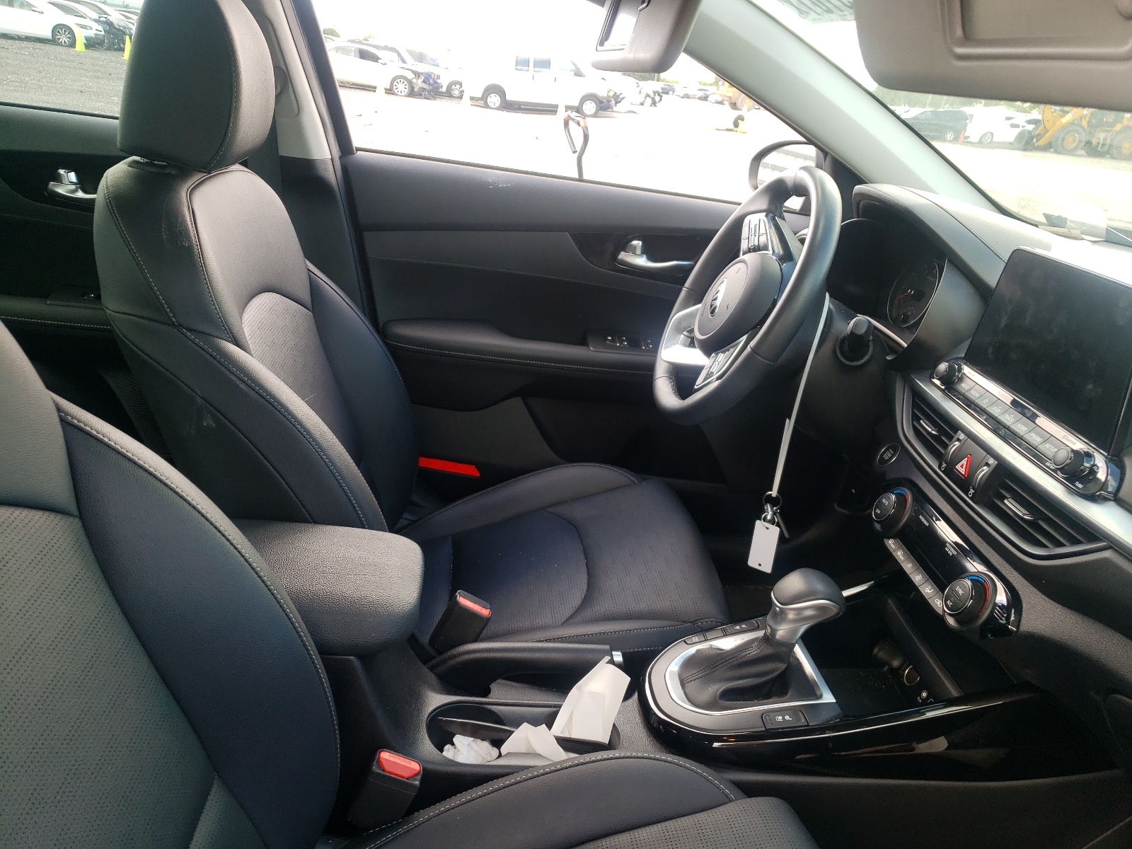 Photo 5 from auction – 2019 KIA FORTE EX with VIN 3KPF54AD3KE021228
