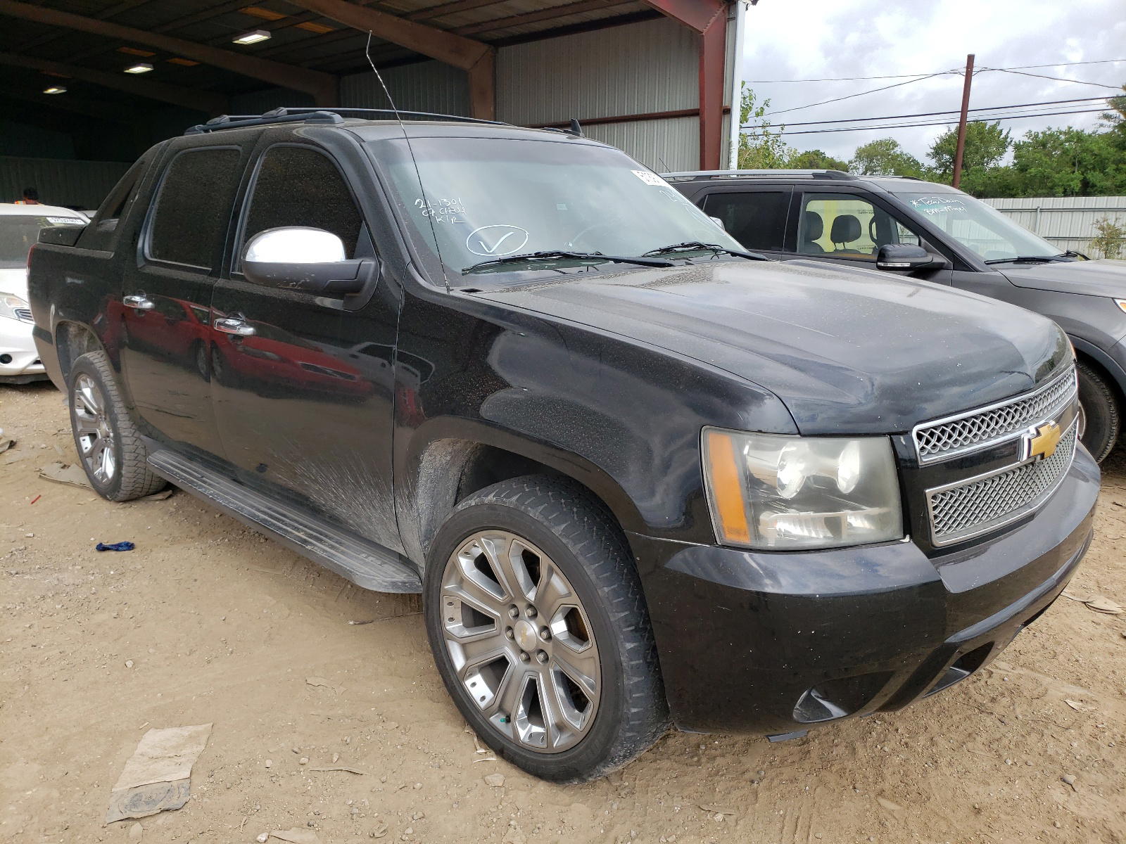 CHEVROLET AVALANCHE 2010 with VIN 3GNNCGE01AG240788 - Photo from auction