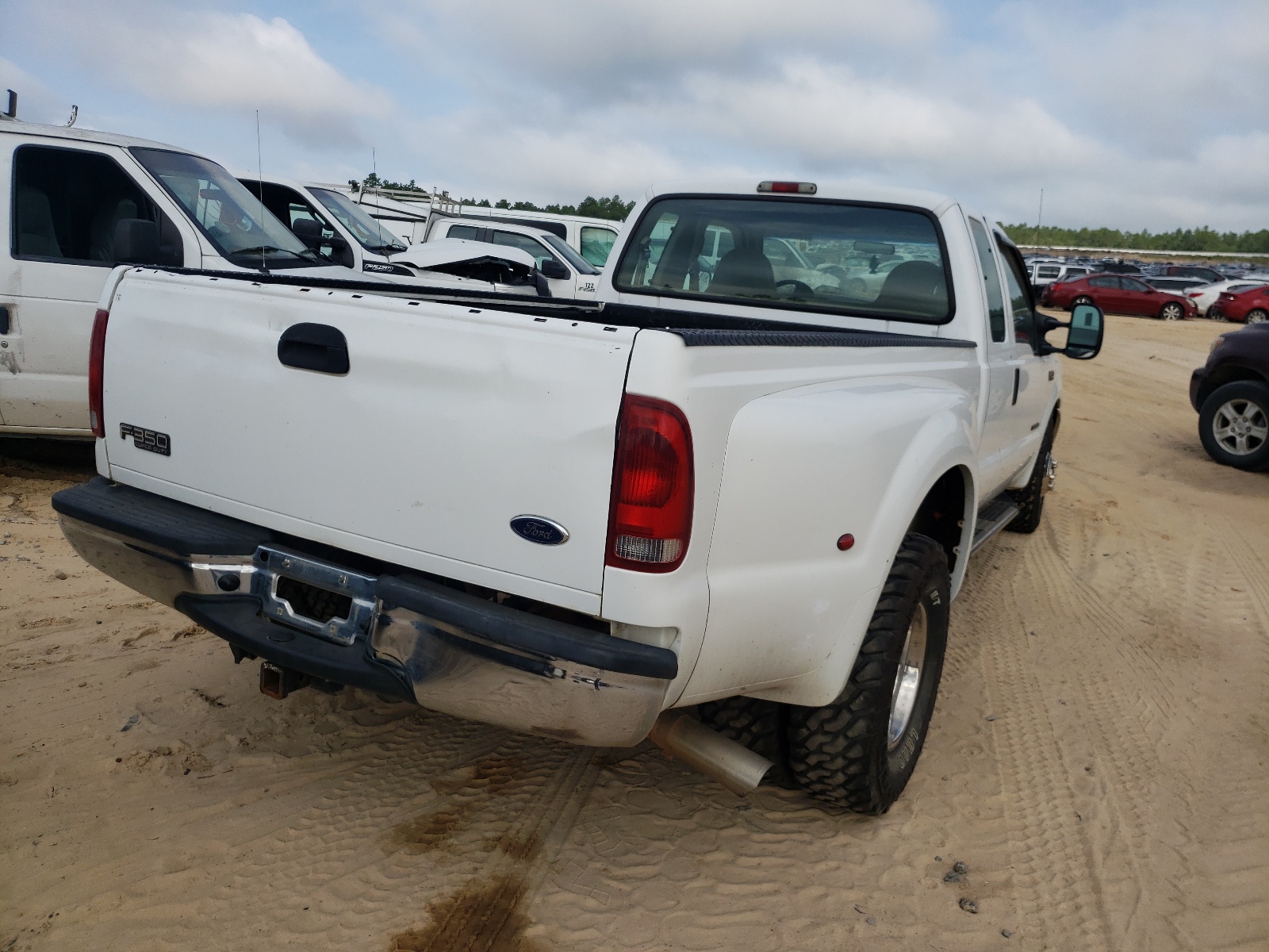 Photo 4 from auction – 2001 FORD F350 SUPER with VIN 1FTWX32F51ED08004