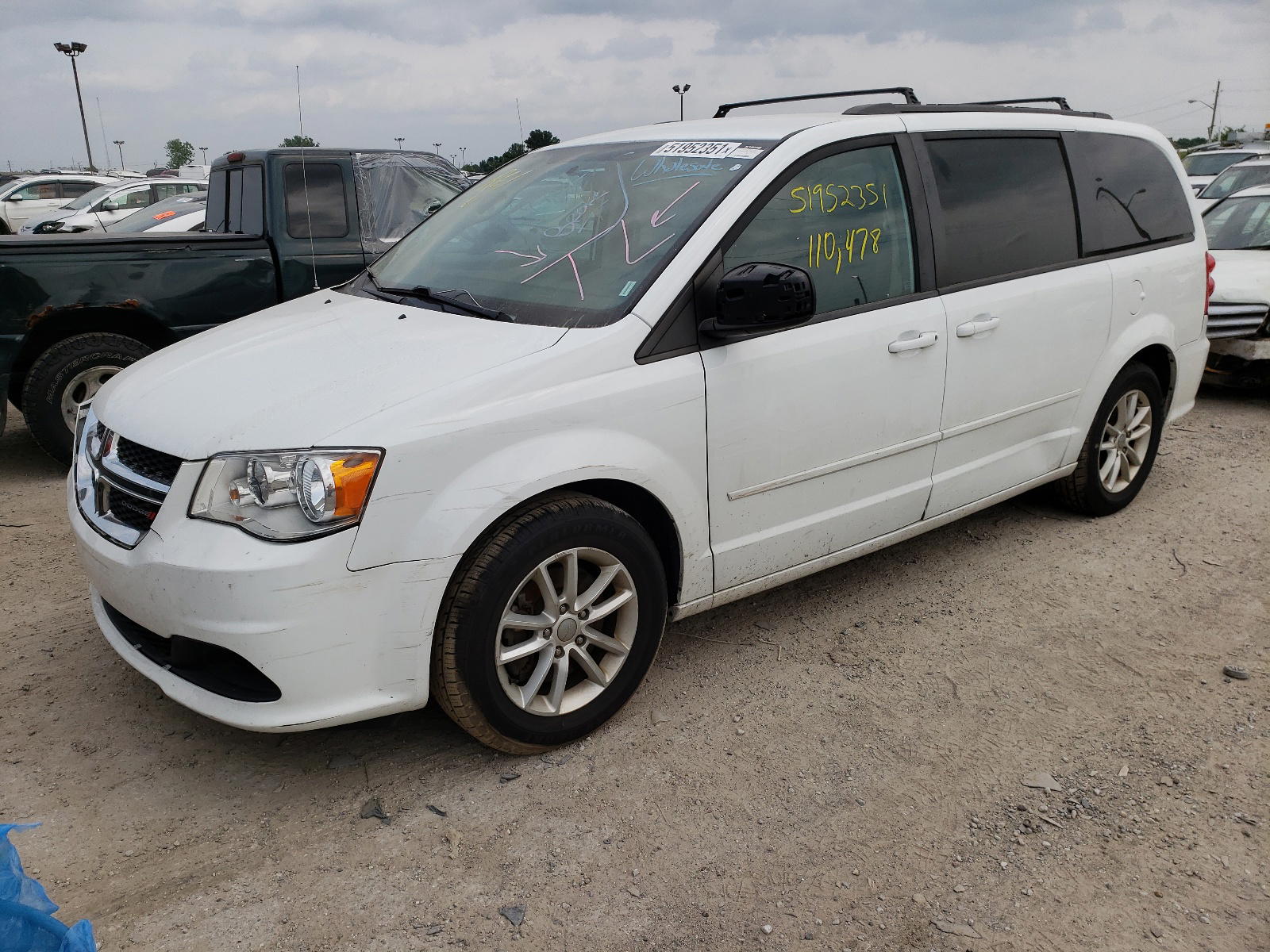 Photo 2 from auction – 2016 DODGE GRAND CARA with VIN 2C4RDGCG2GR179915