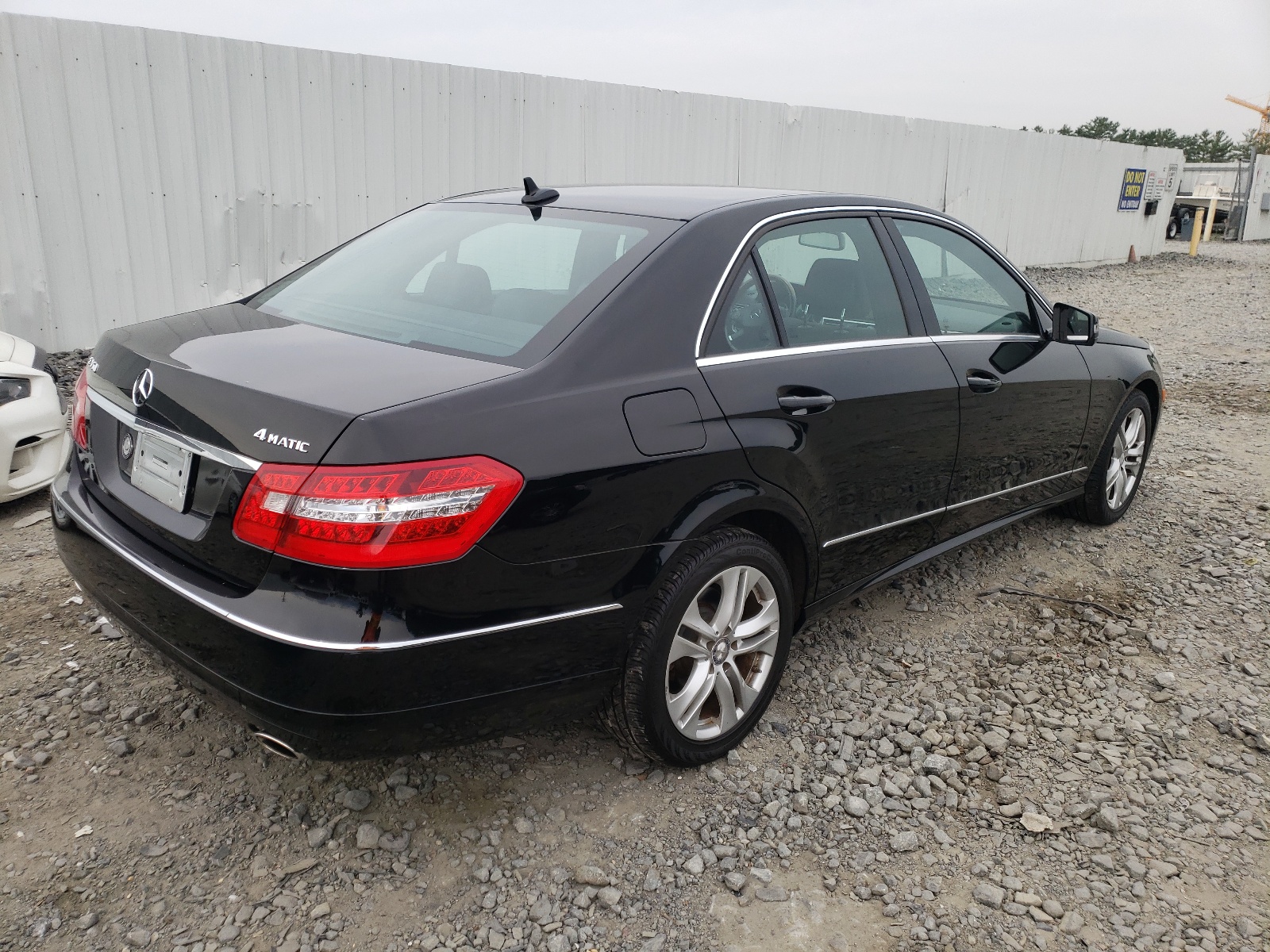 Photo 4 from auction – 2011 MERCEDES-BENZ E 350 4MAT with VIN WDDHF8HBXBA398908