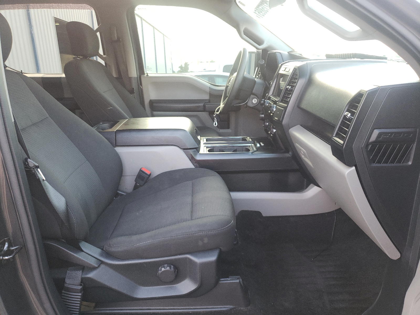 Photo 5 from auction – 2018 FORD F150 SUPER with VIN 1FTEW1CP3JFA46357