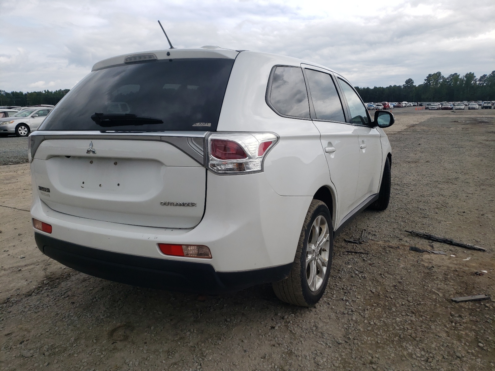 صورة رقم 4 من المزاد - 2014 MITSUBISHI OUTLANDER مع VIN JA4AZ3A36EZ006113