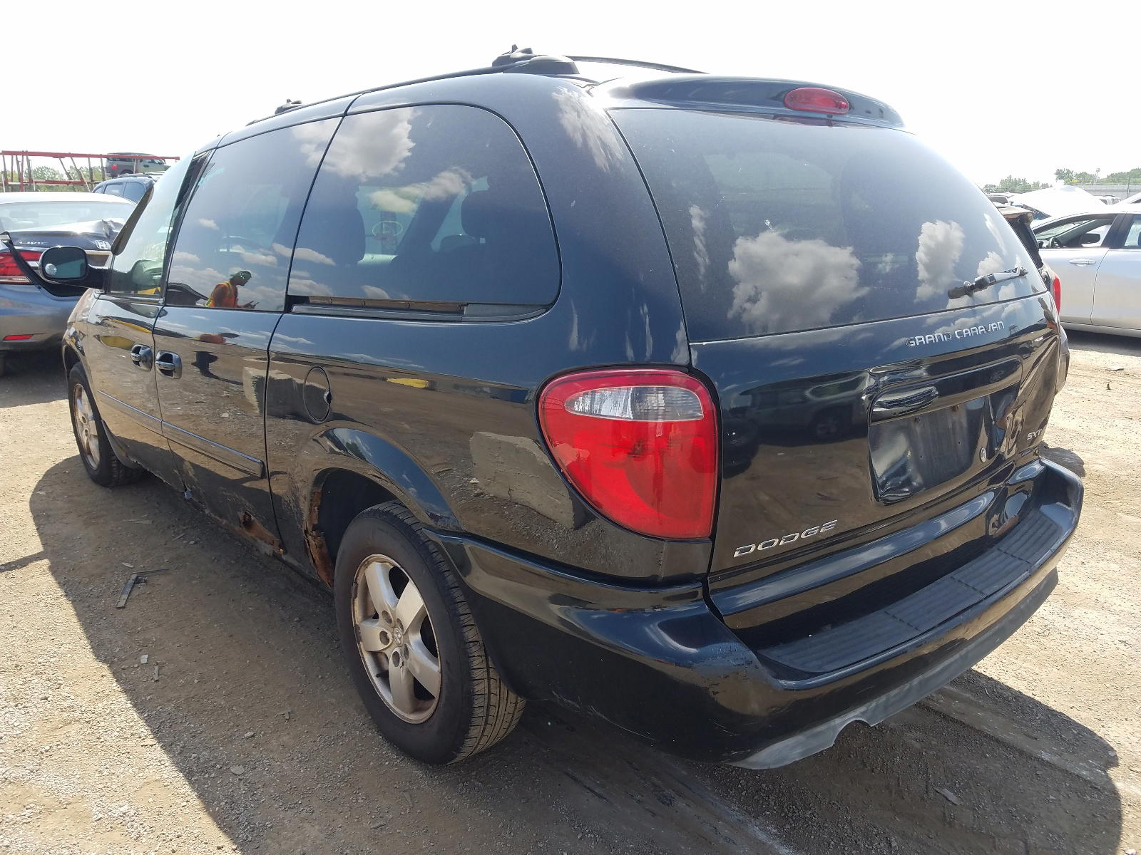 Photo 3 from auction – 2005 DODGE GRAND CARA with VIN 2D4GP44L65R112209