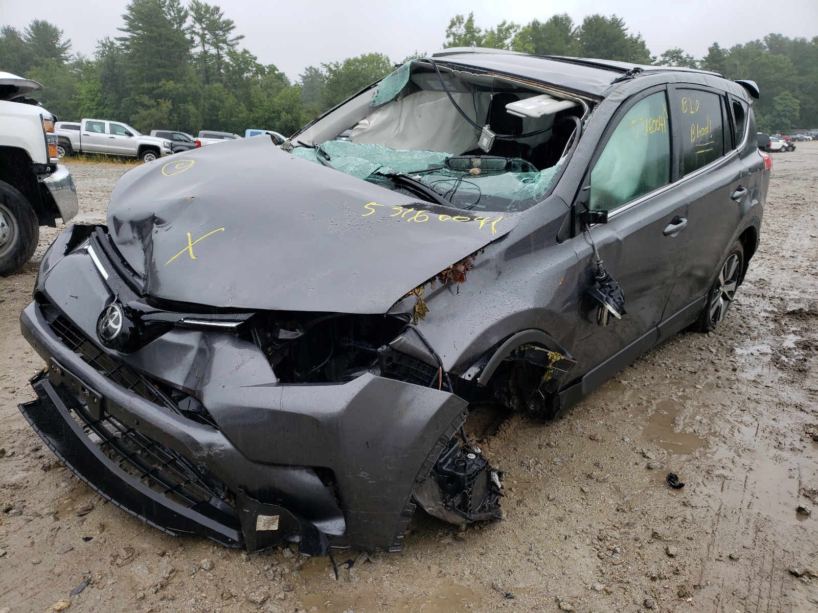 Photo 2 from auction – 2016 TOYOTA RAV4 XLE with VIN 2T3RFREVXGW538614