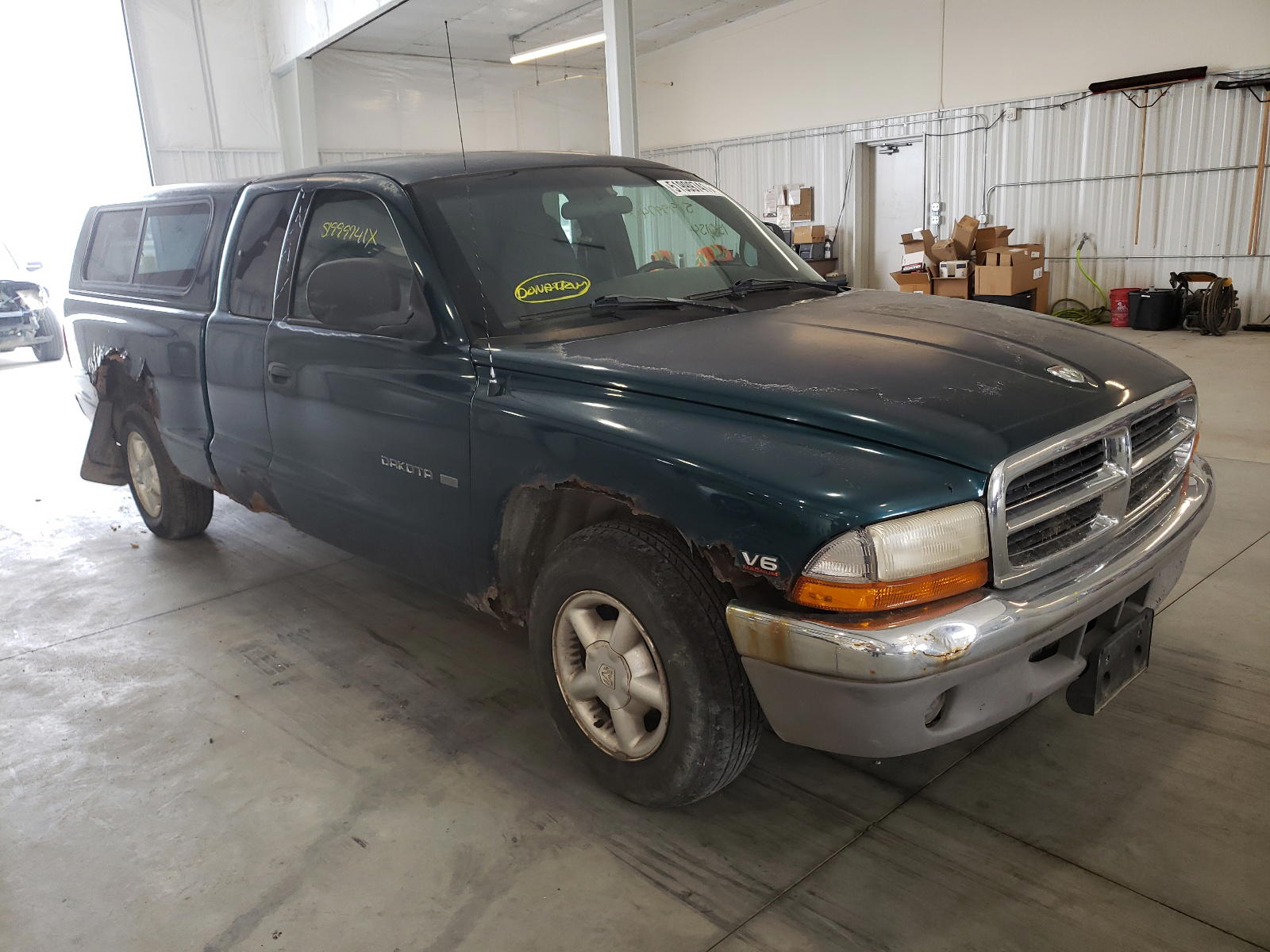 DODGE DAKOTA 1998 with VIN 1B7GL22X8WS722907 - Photo from auction