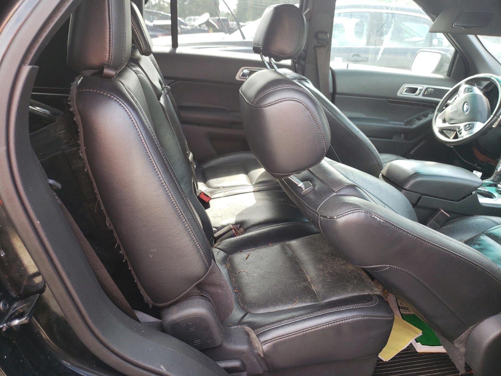 Photo 6 from auction – 2011 FORD EXPLORER L with VIN 1FMHK8F86BGA55583