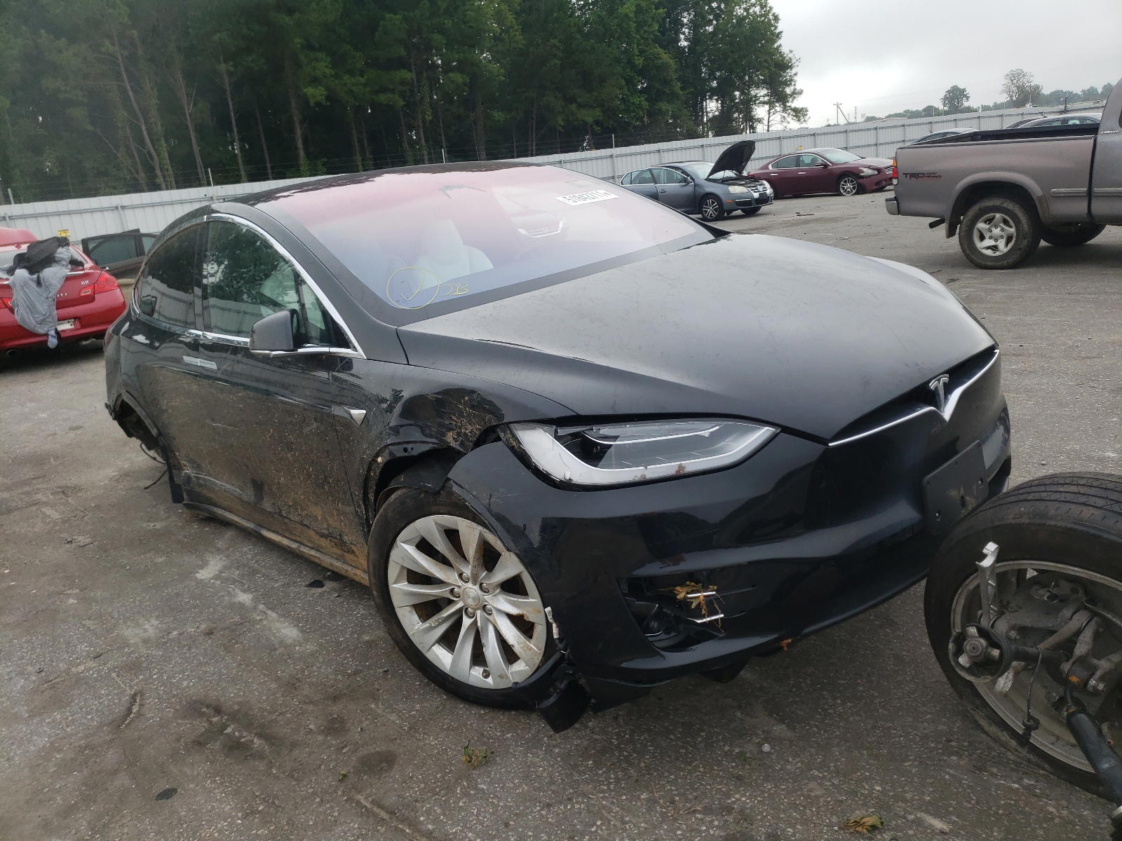 TESLA MODEL X 2017 with VIN 5YJXCDE2XHF053924 - Photo from auction