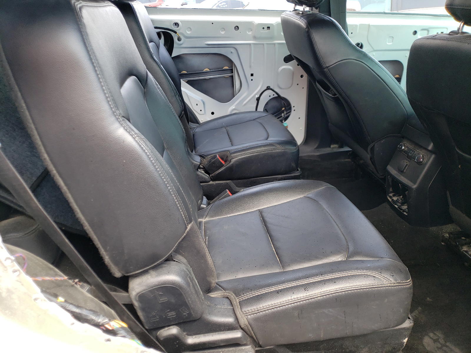 Photo 6 from auction – 2016 FORD EXPLORER X with VIN 1FM5K8D89GGB93891