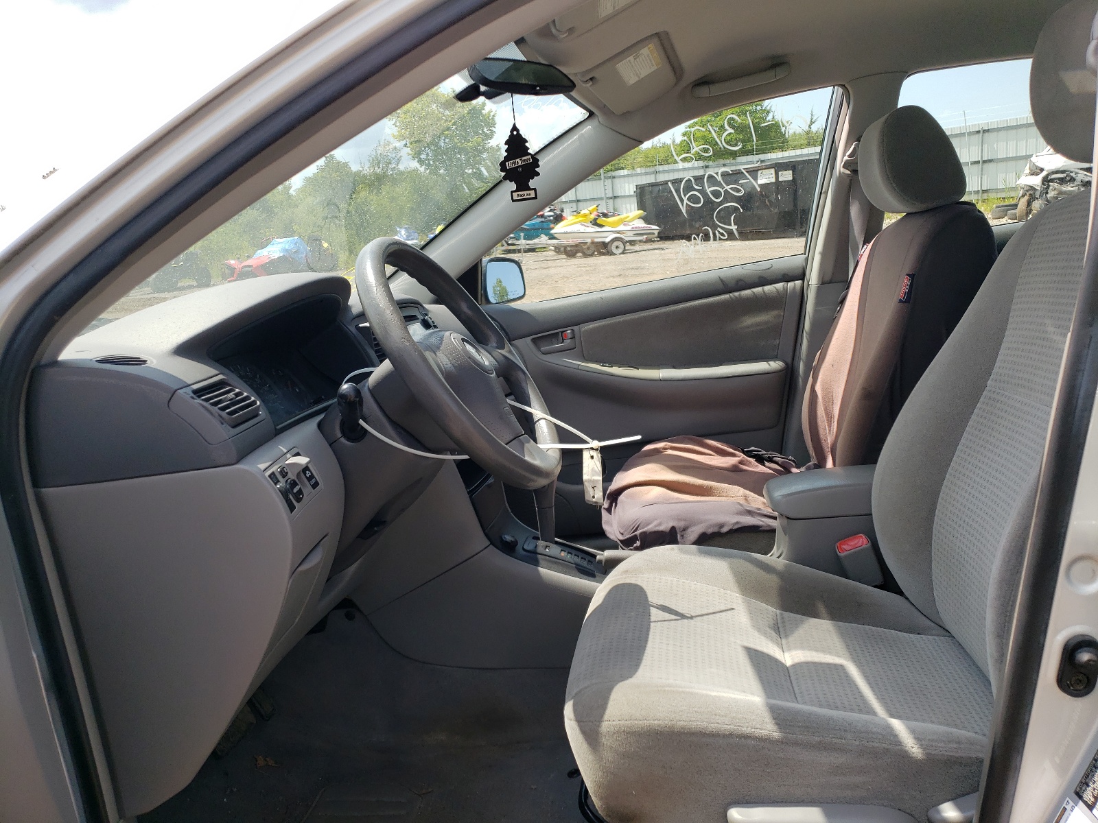 Photo 5 from auction – 2006 TOYOTA COROLLA CE with VIN JTDBR32E160066364