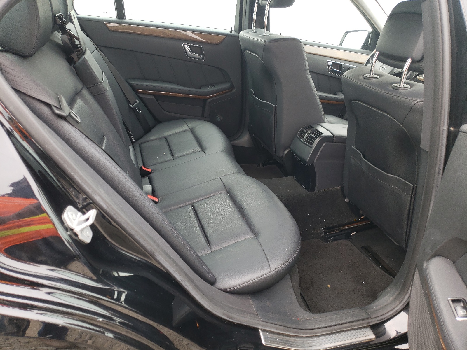 Photo 6 from auction – 2011 MERCEDES-BENZ E 350 4MAT with VIN WDDHF8HBXBA398908