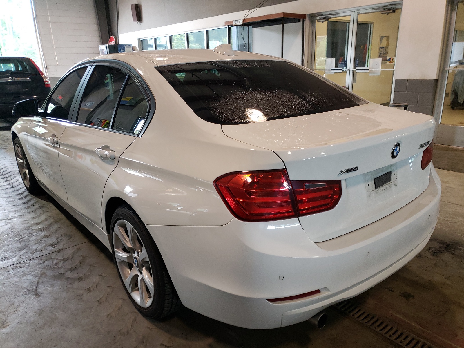Photo 3 from auction – 2014 BMW 320 I XDRI with VIN WBA3C3C52EP662204