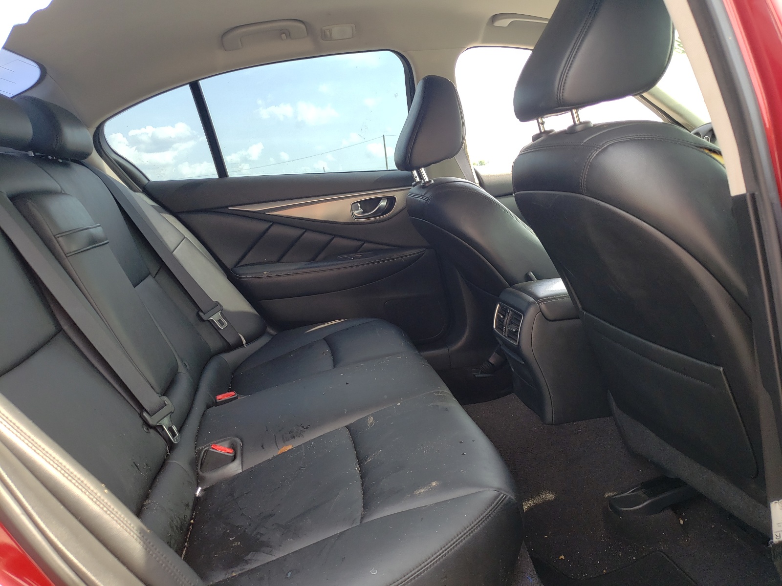 Photo 6 from auction – 2015 INFINITI Q50 BASE with VIN JN1BV7AP0FM336671