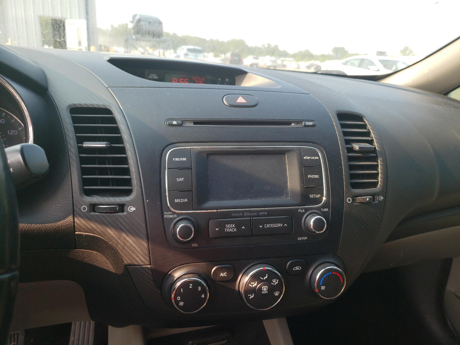 Photo 9 from auction – 2014 KIA FORTE EX with VIN KNAFX4A86E5046439