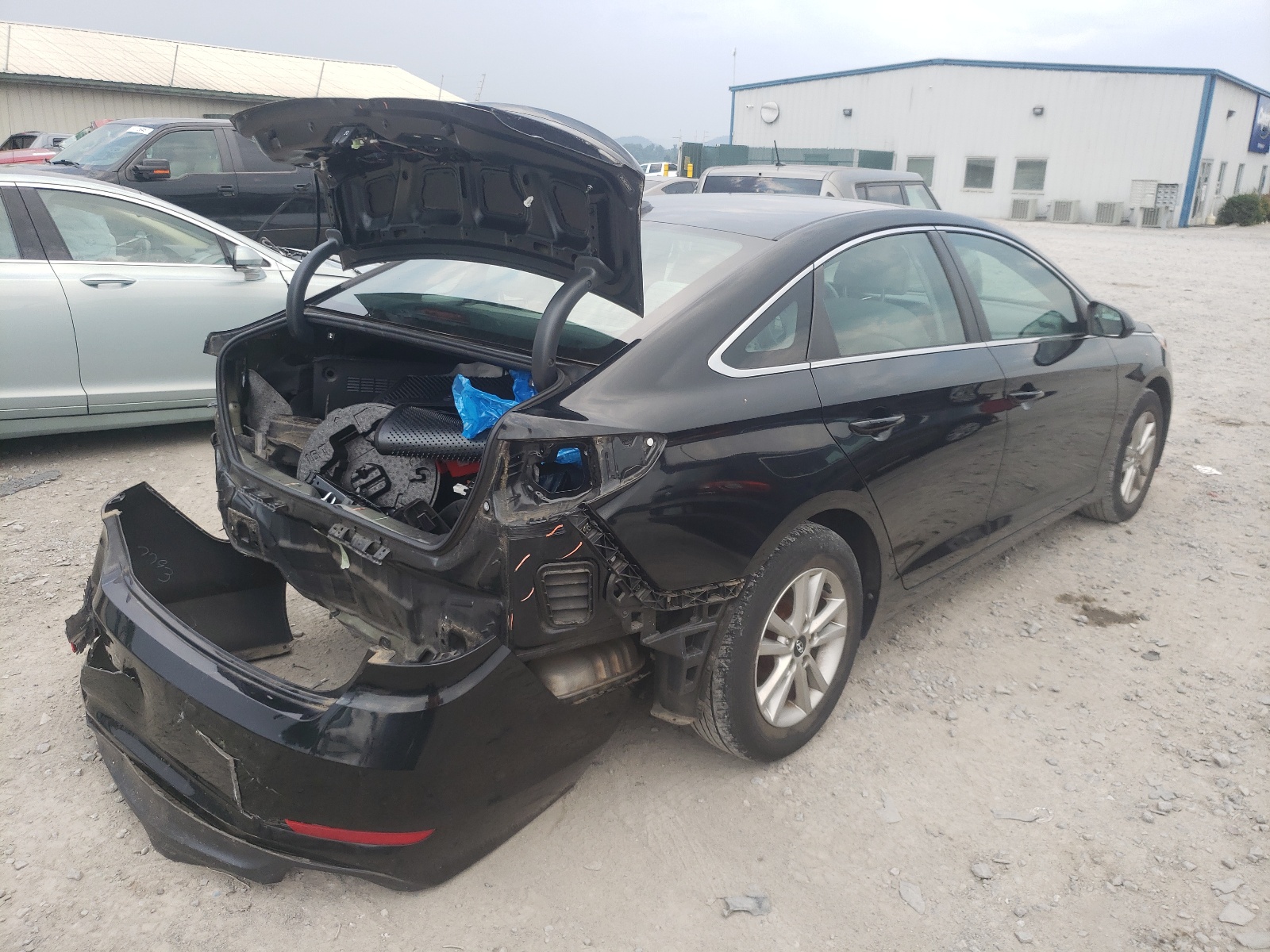 Photo 4 from auction – 2016 HYUNDAI SONATA SE with VIN 5NPE24AF7GH305373