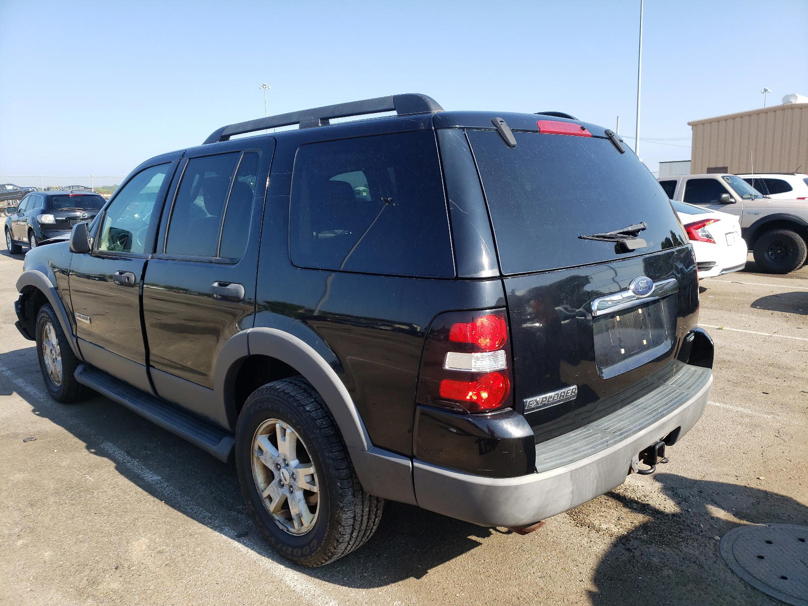 Photo 3 from auction – 2006 FORD EXPLORER X with VIN 1FMEU73E46UA30710