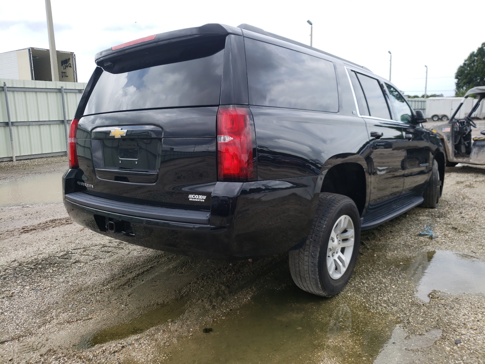 Photo 4 from auction – 2019 CHEVROLET SUBURBAN C with VIN 1GNSCHKC9KR389023