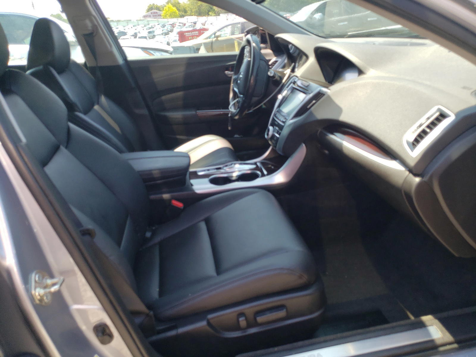 Photo 5 from auction – 2015 ACURA TLX with VIN 19UUB2F39FA012287