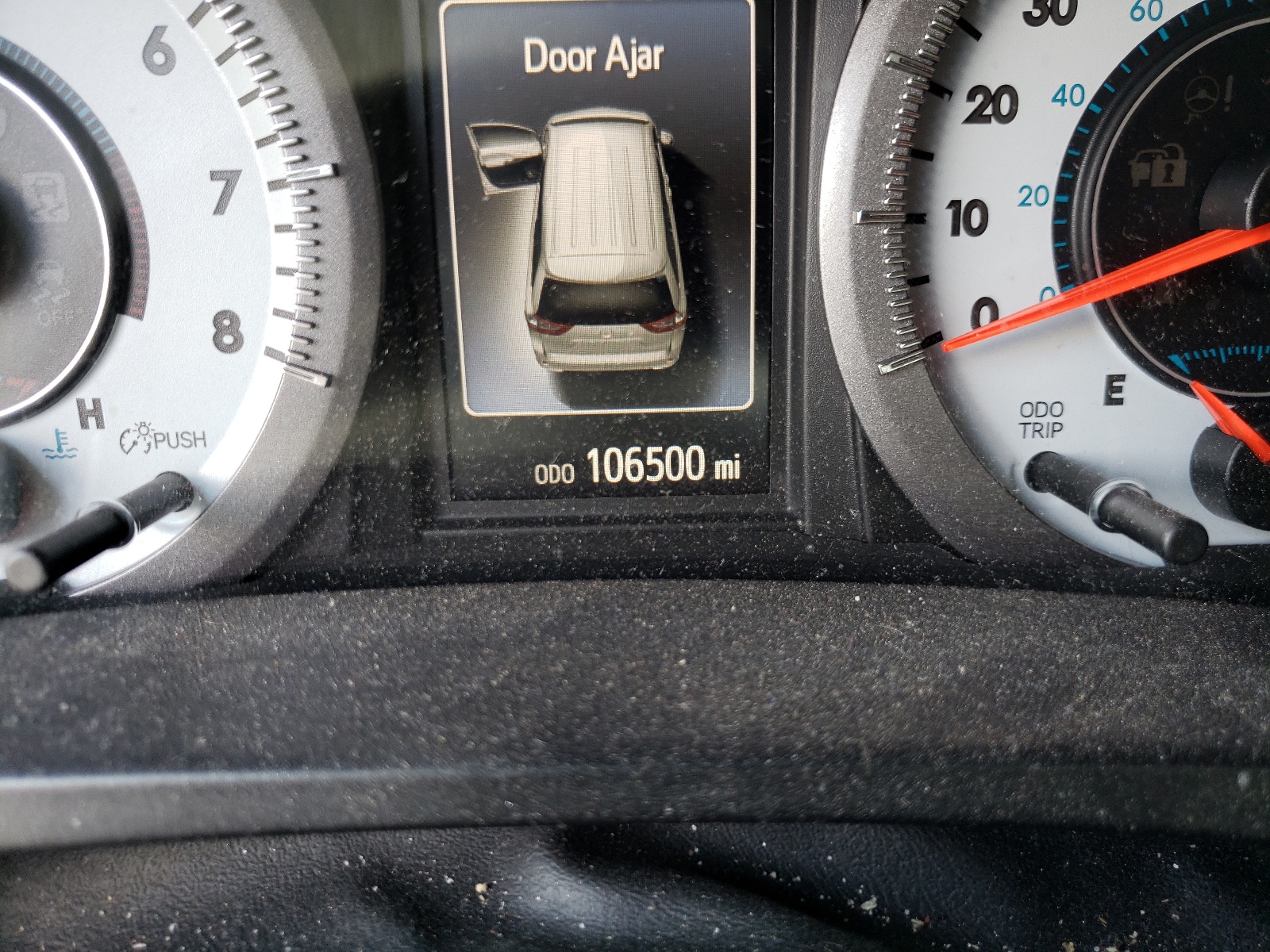 Photo 8 from auction – 2016 TOYOTA SIENNA SE with VIN 5TDXK3DC9GS762541
