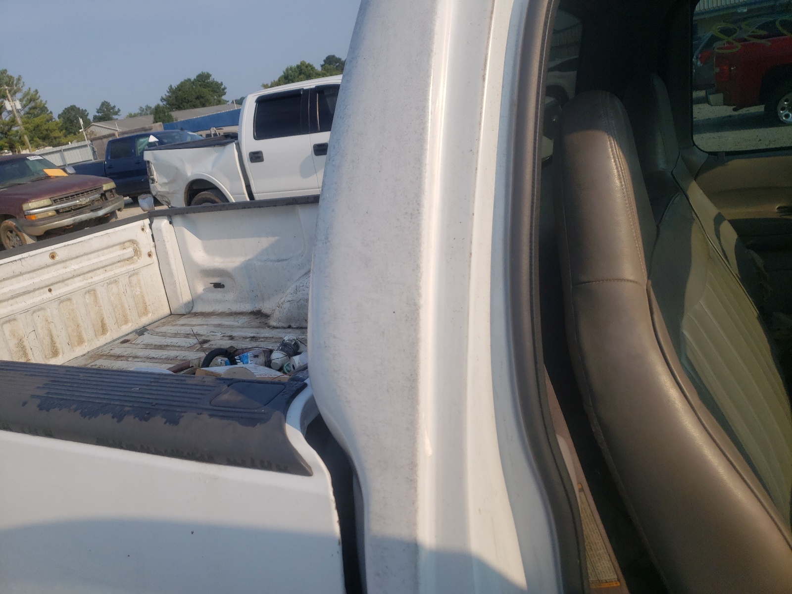 Photo 6 from auction – 1998 FORD F150 with VIN 1FTZF18W1WNB83537