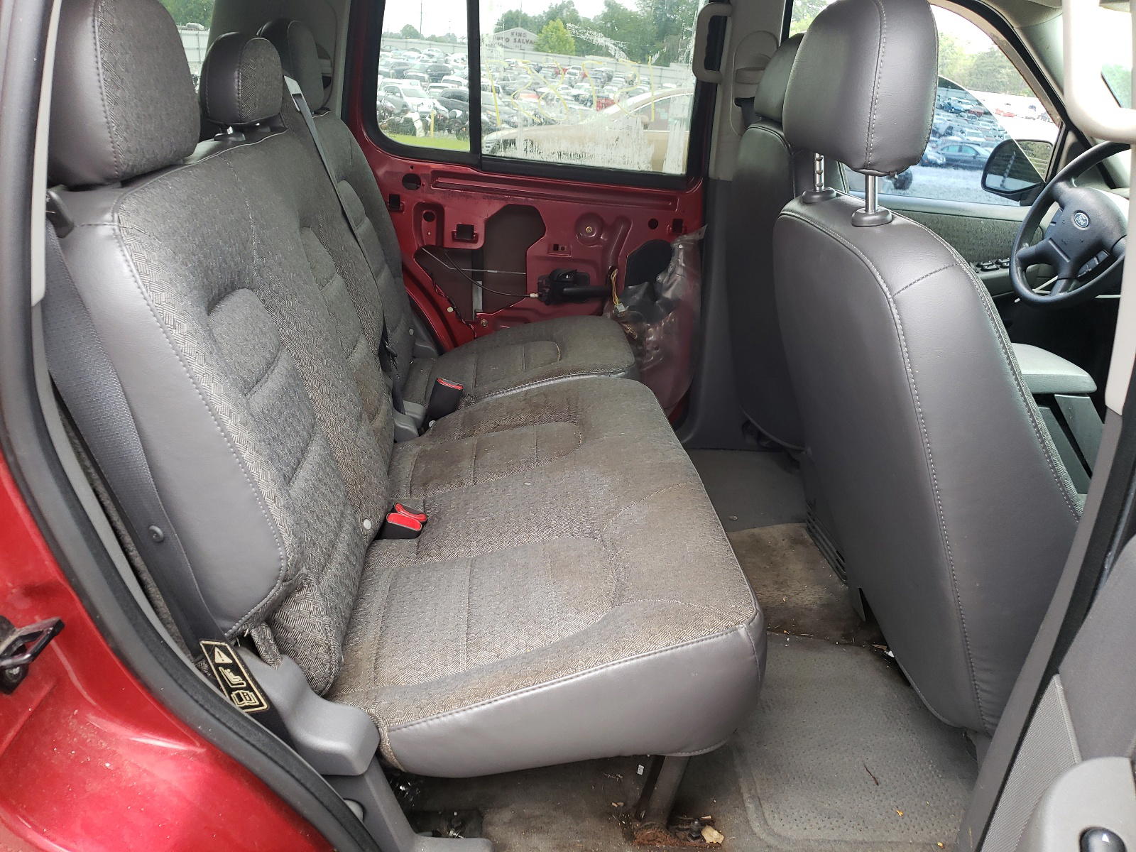 Photo 6 from auction – 2003 FORD EXPLORER X with VIN 1FMZU62K43UB23208
