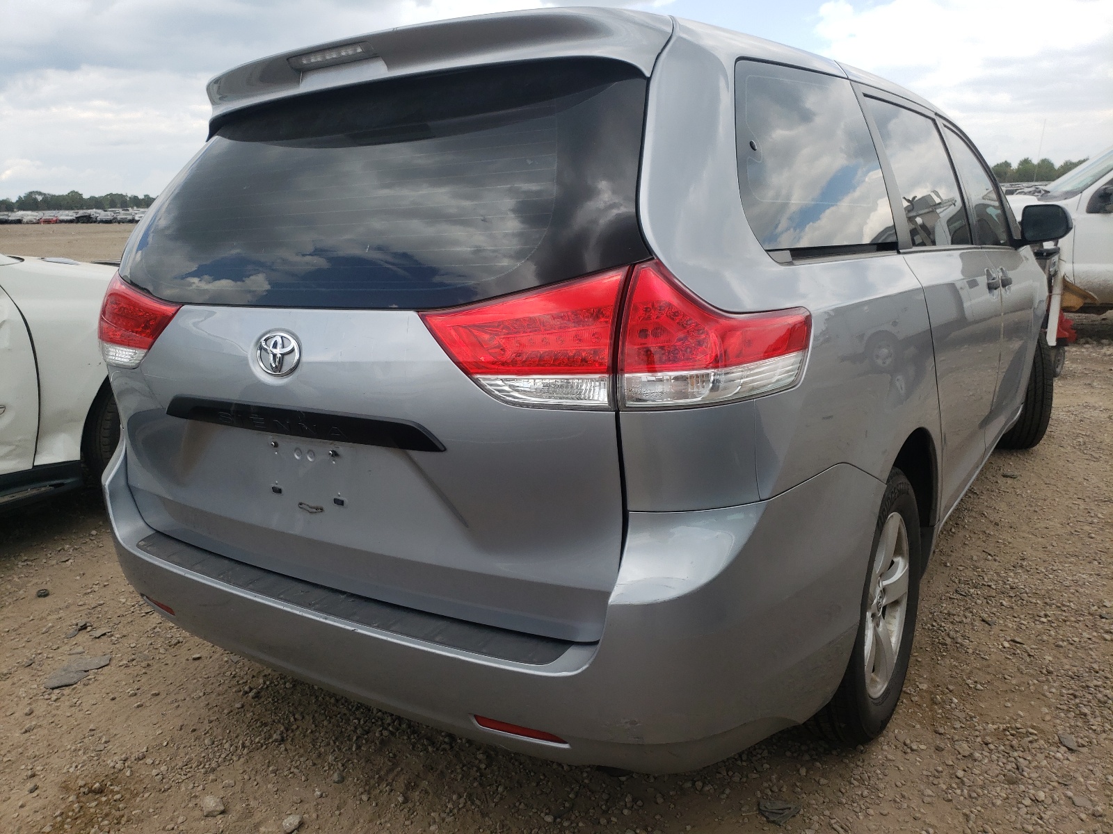 Photo 4 from auction – 2013 TOYOTA SIENNA with VIN 5TDZK3DCXDS374089