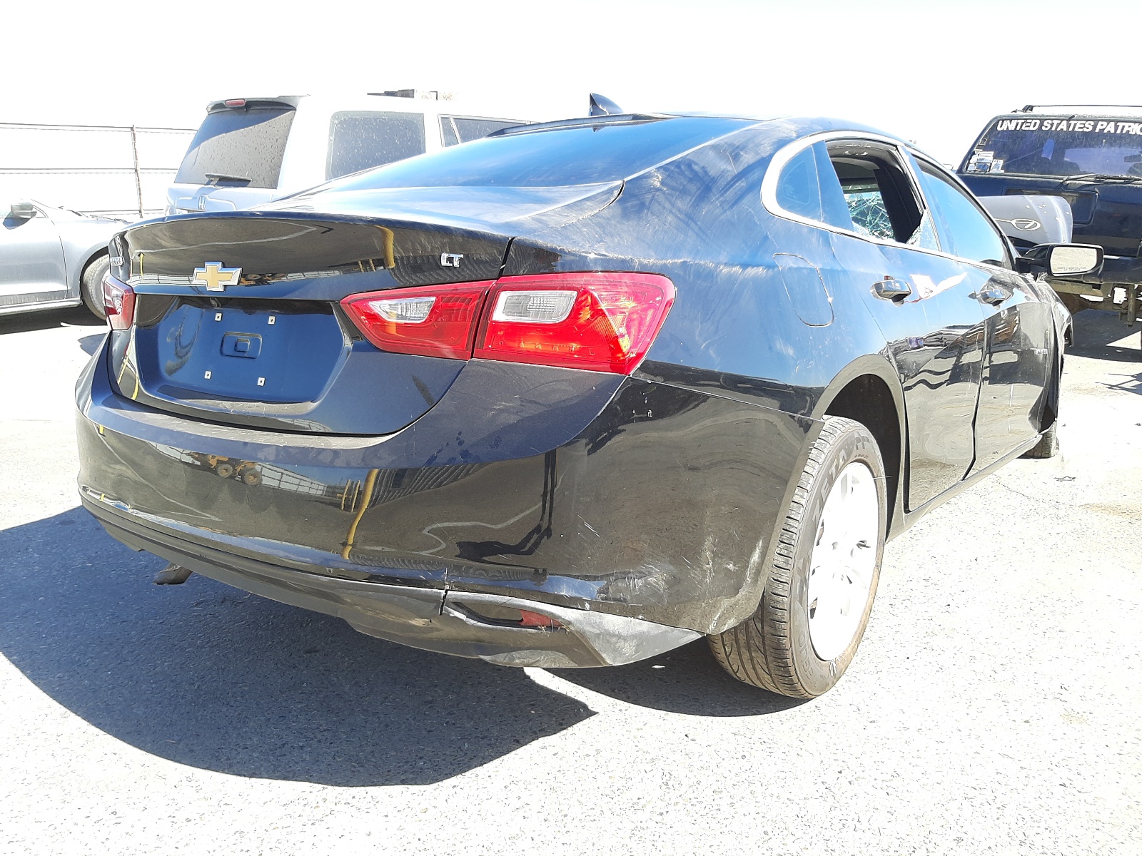 Photo 4 from auction – 2018 CHEVROLET MALIBU with VIN 1G1ZD5ST7JF138898