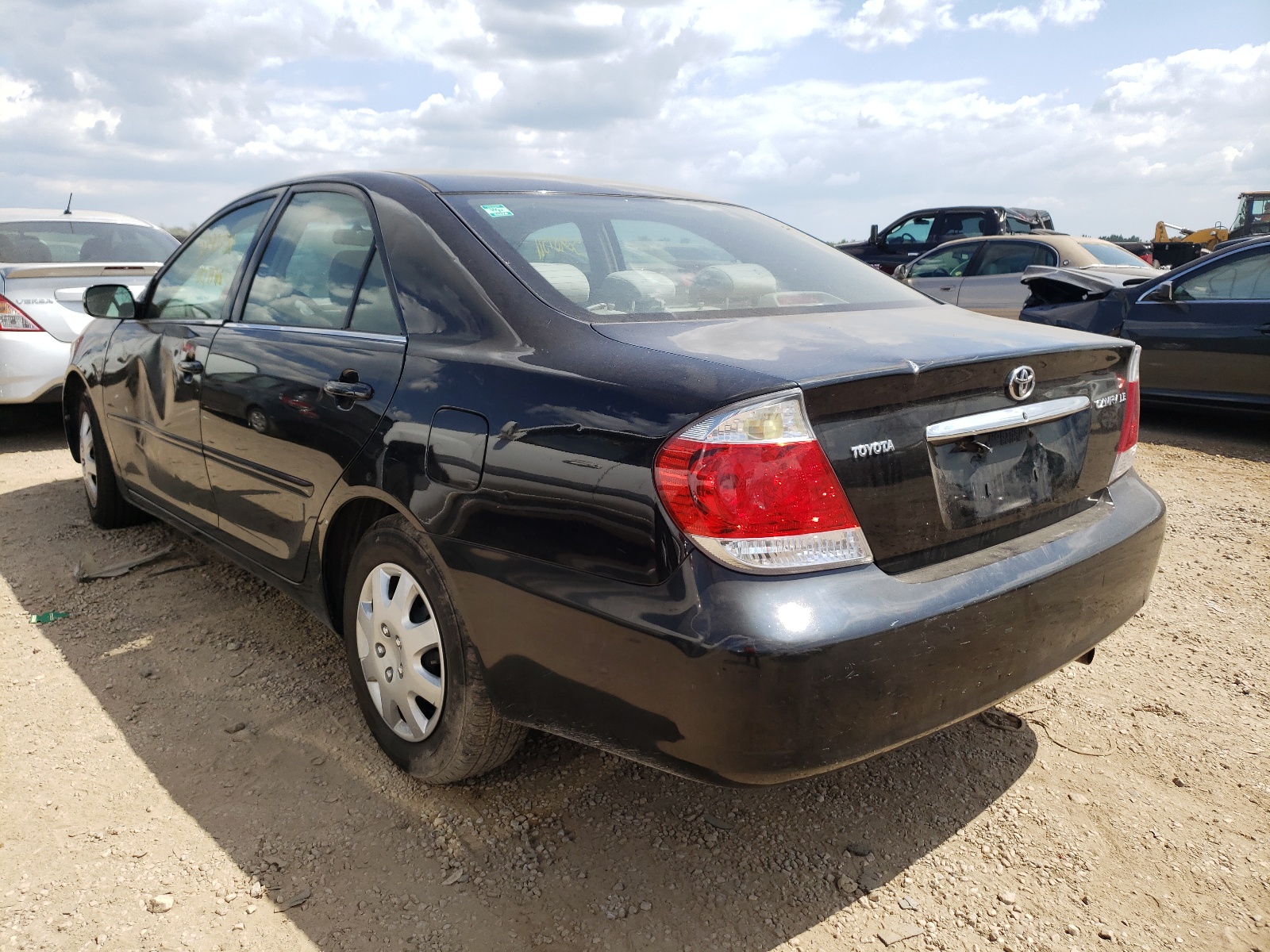 Photo 3 from auction – 2005 TOYOTA CAMRY LE with VIN 4T1BE32K55U023795