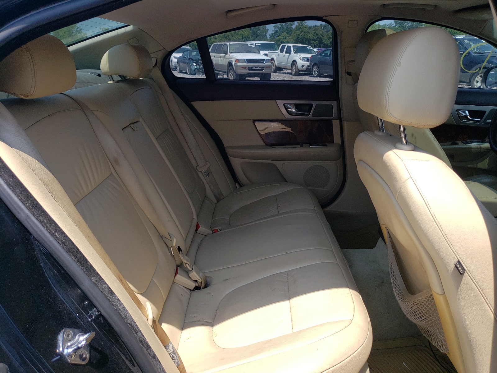 Photo 6 from auction – 2009 JAGUAR XF LUXURY with VIN SAJWA05B89HR03496