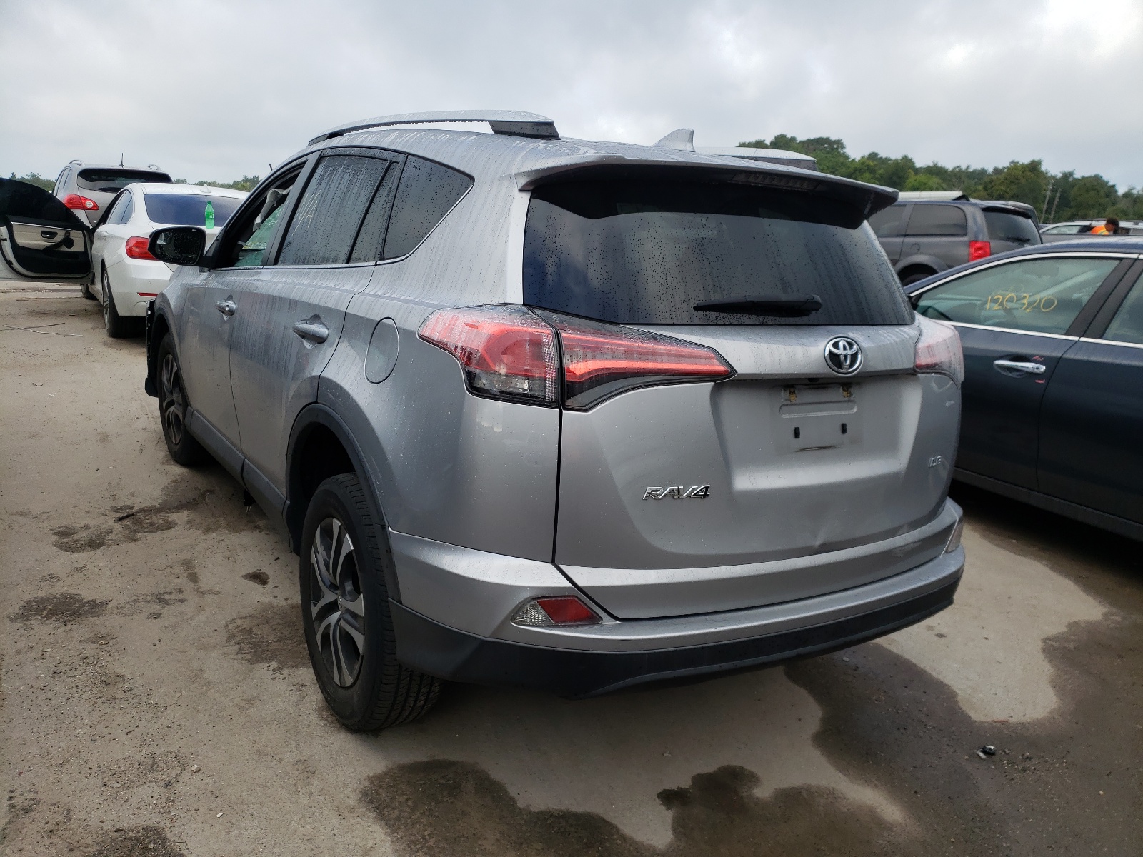 Photo 3 from auction – 2016 TOYOTA RAV4 LE with VIN 2T3ZFREV5GW277621