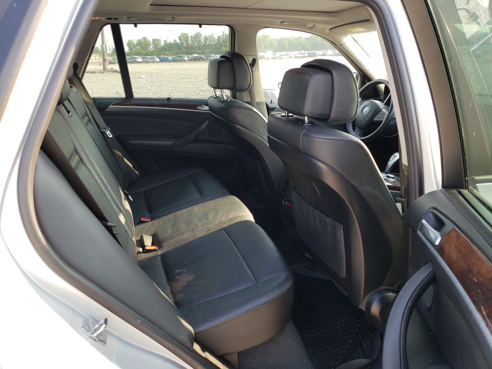 Photo 6 from auction – 2009 BMW X5 XDRIVE3 with VIN 5UXFF03579LJ98442