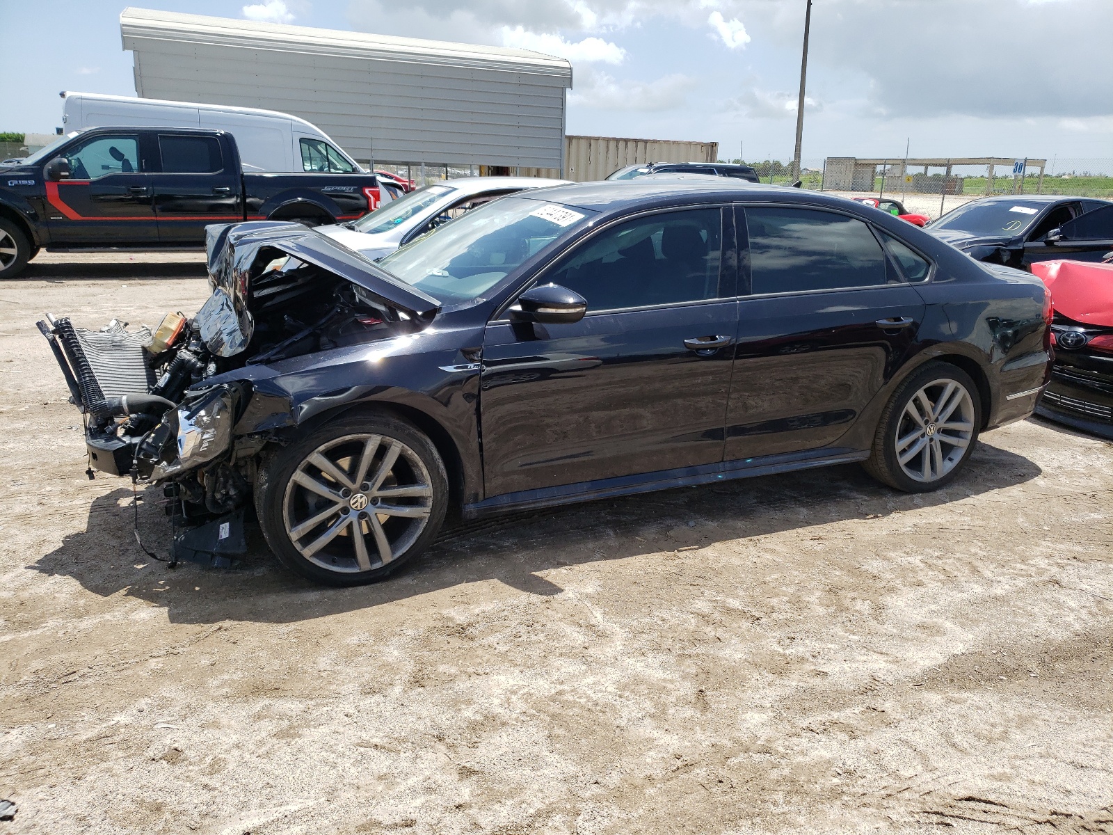 Photo 2 from auction – 2018 VOLKSWAGEN PASSAT S with VIN 1VWAA7A32JC026308