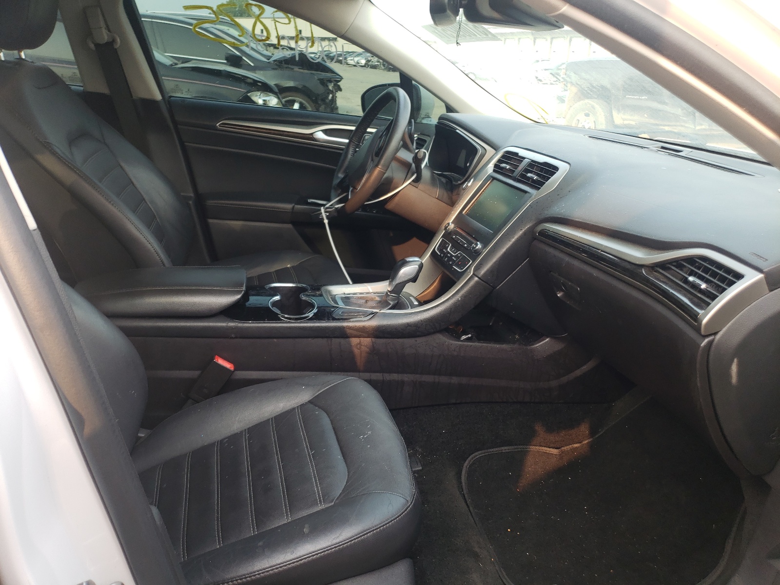 Photo 5 from auction – 2016 FORD FUSION SE with VIN 3FA6P0H94GR192936