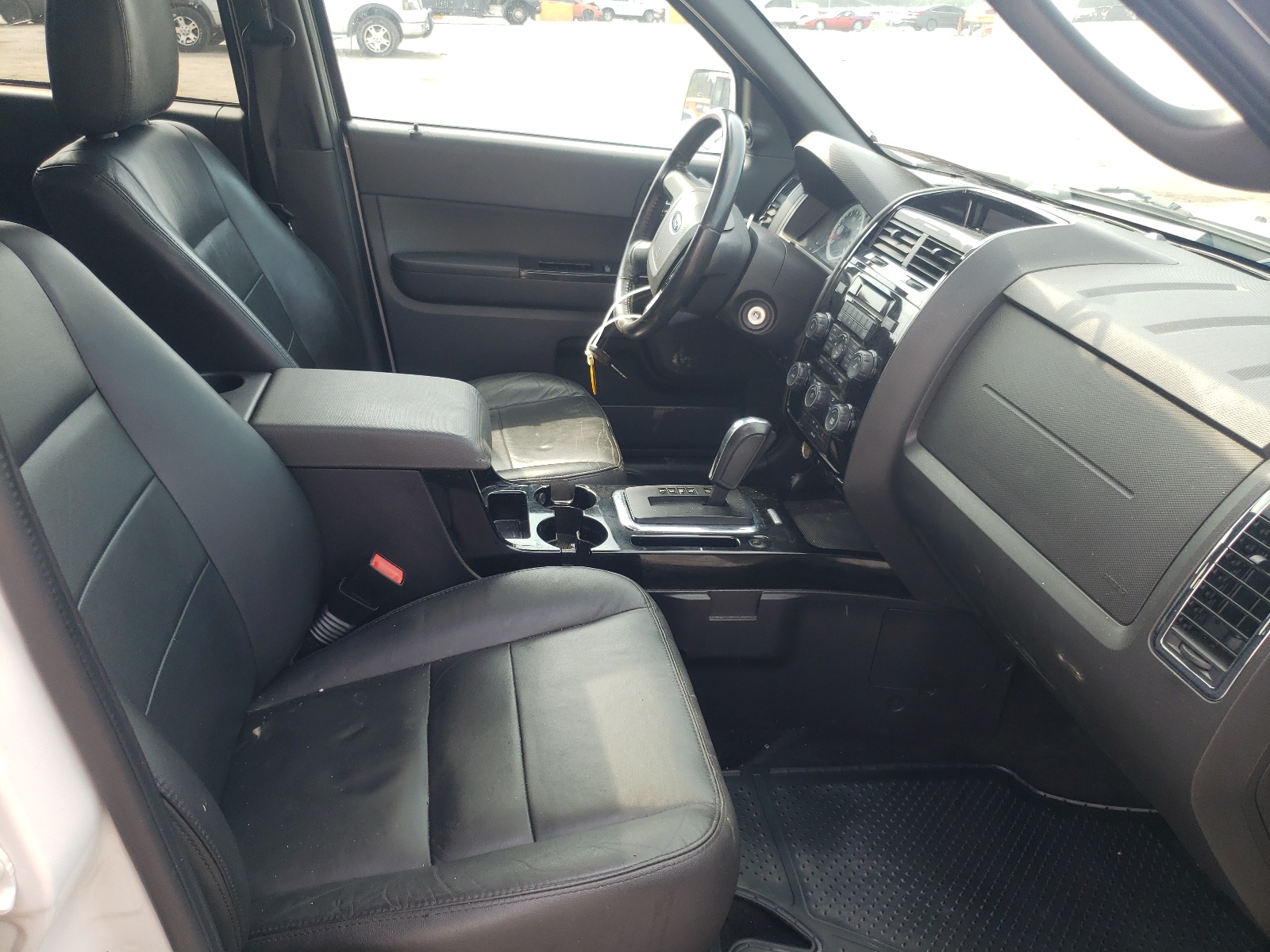 Photo 5 from auction – 2009 FORD ESCAPE LIM with VIN 1FMCU94G29KA05050
