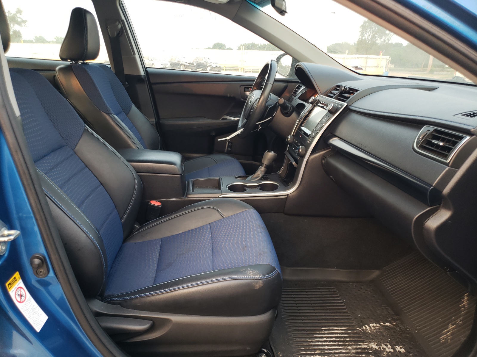 Photo 5 from auction – 2016 TOYOTA CAMRY SE with VIN 4T1BF1FK0GU560976