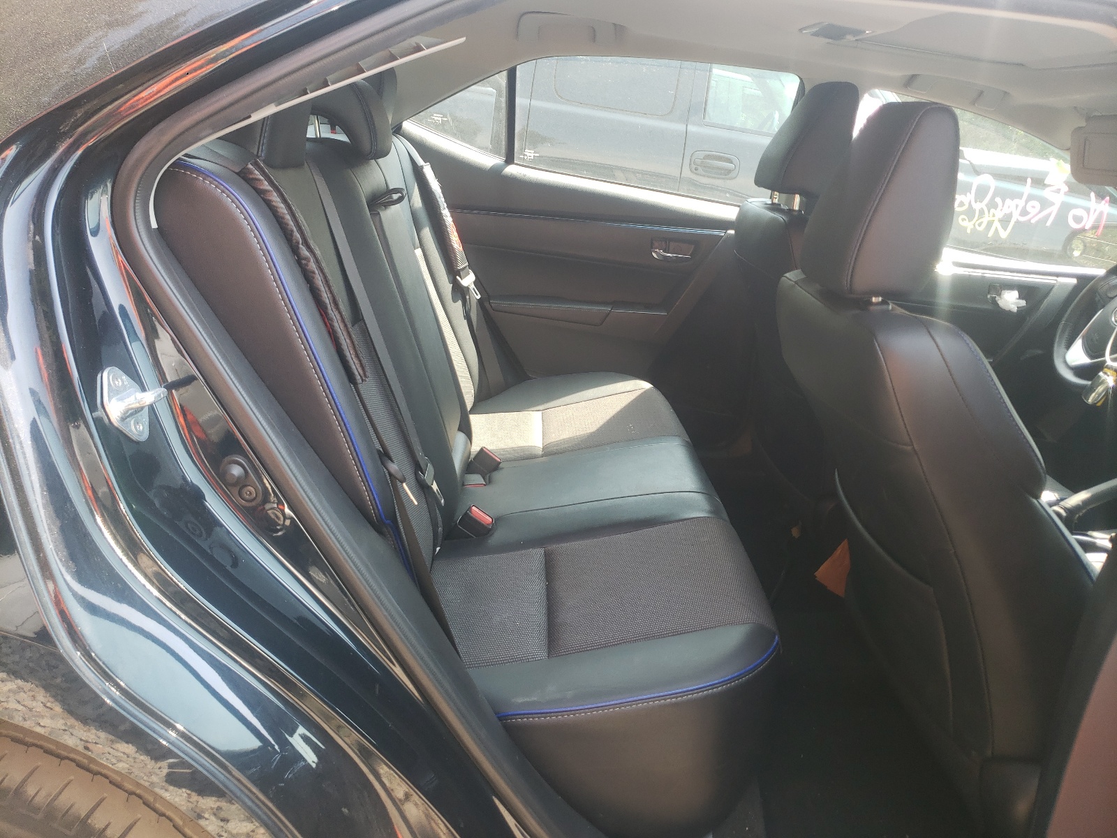 Photo 6 from auction – 2017 TOYOTA COROLLA L with VIN 2T1BURHE8HC818434
