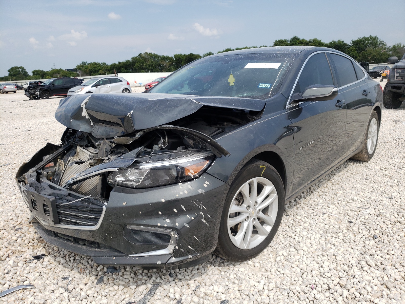 Photo 2 from auction – 2018 CHEVROLET MALIBU LT with VIN 1G1ZD5ST4JF209118