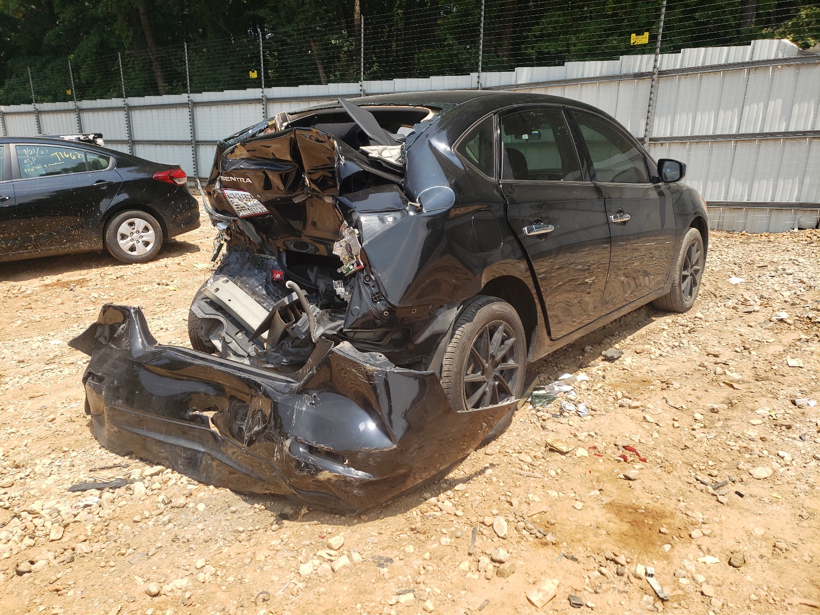 Photo 4 from auction – 2015 NISSAN SENTRA S with VIN 3N1AB7AP2FY356972