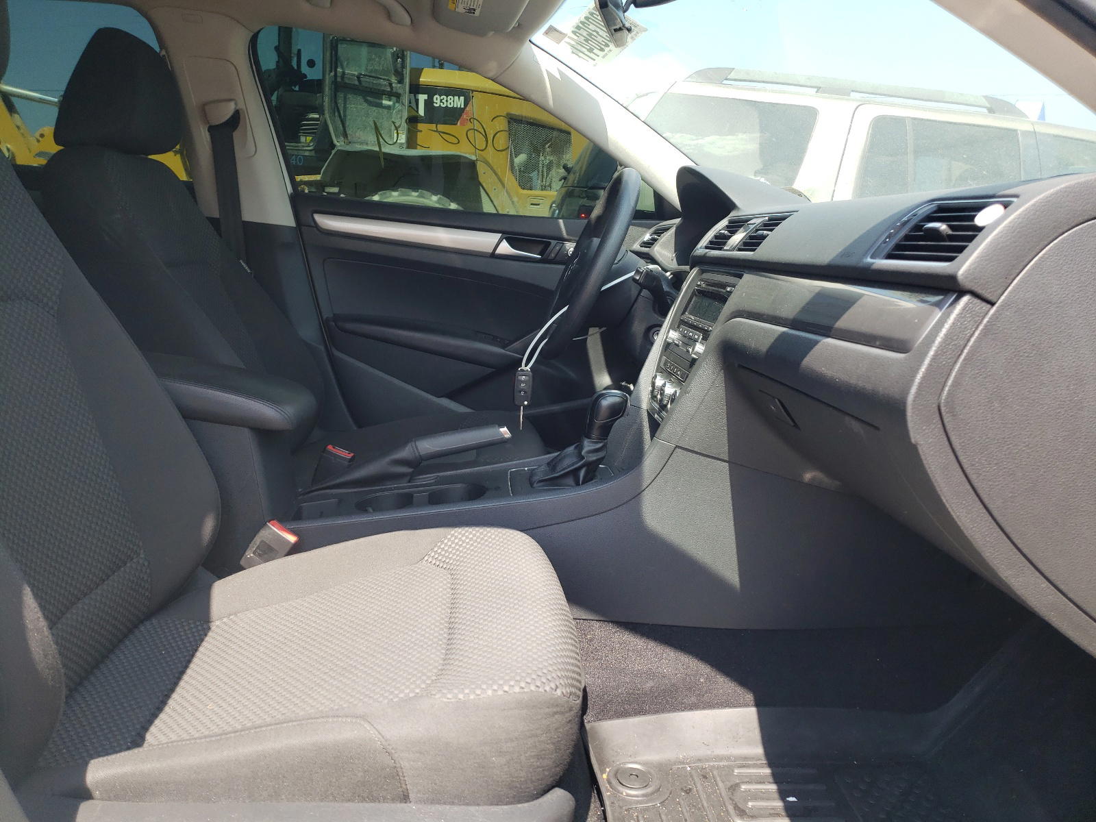 Photo 5 from auction – 2012 VOLKSWAGEN PASSAT S with VIN 1VWAP7A32CC075588