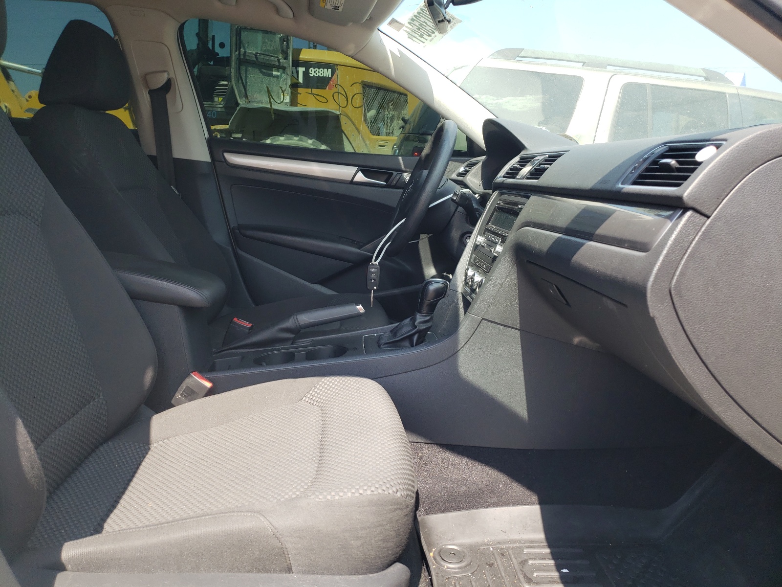 Zdjęcie 5 z aukcji – 2012 VOLKSWAGEN PASSAT S z VIN 1VWAP7A32CC075588