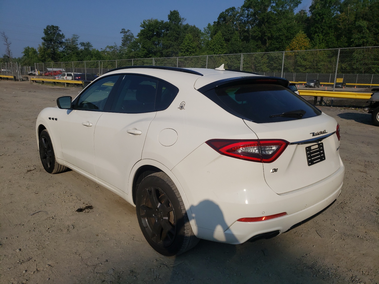 Photo 3 from auction – 2019 MASERATI LEVANTE with VIN ZN661XUA4KX332809