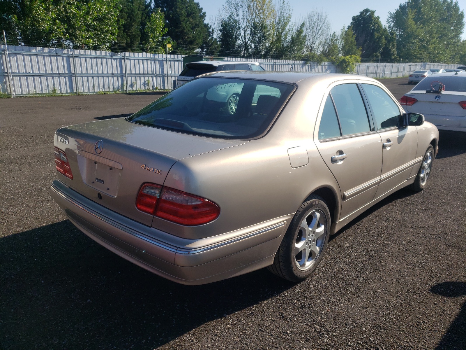Photo 4 from auction – 2002 MERCEDES-BENZ E 320 4MAT with VIN WDBJF82J12X068565