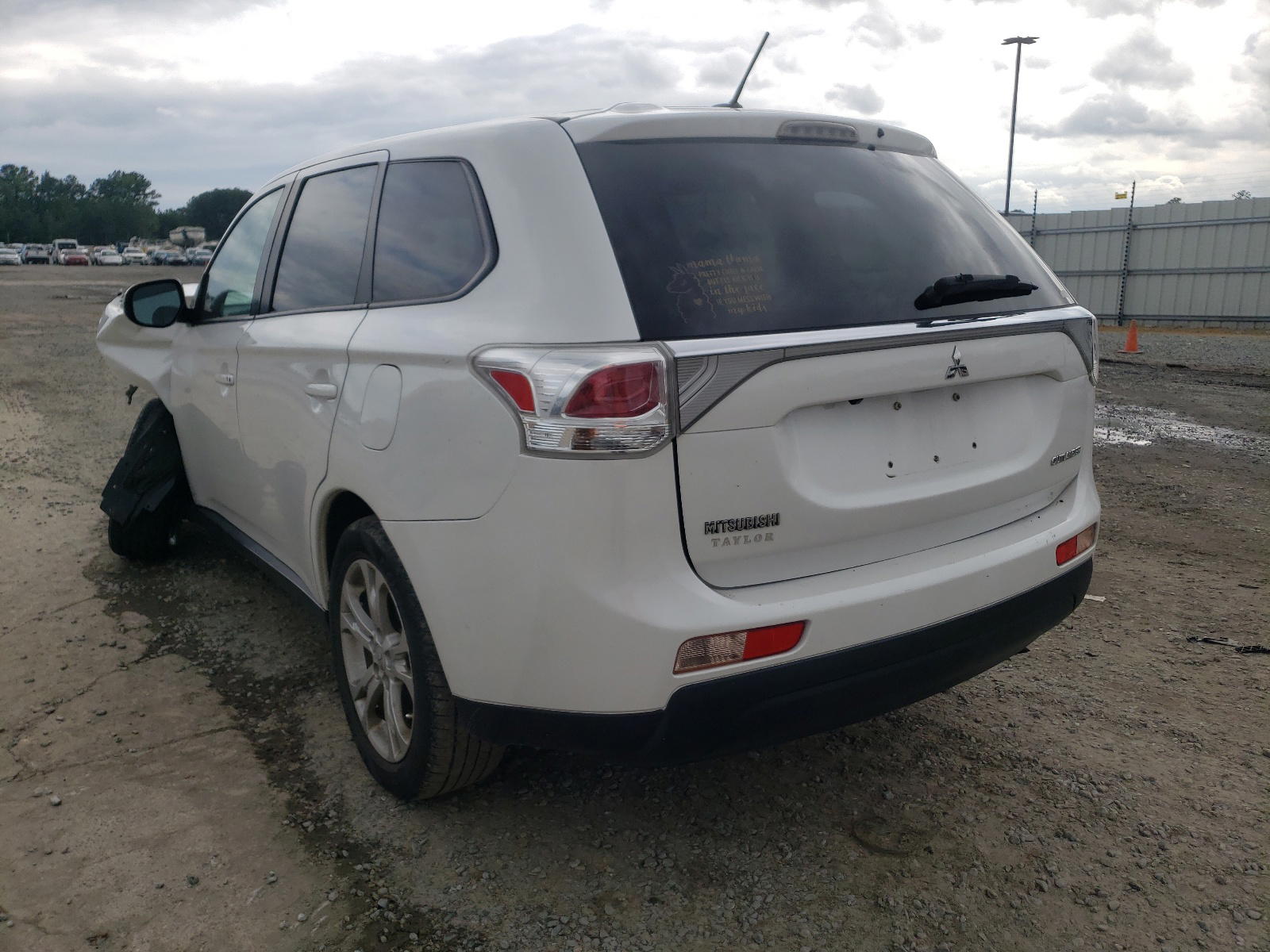 Photo 3 from auction – 2014 MITSUBISHI OUTLANDER with VIN JA4AZ3A36EZ006113