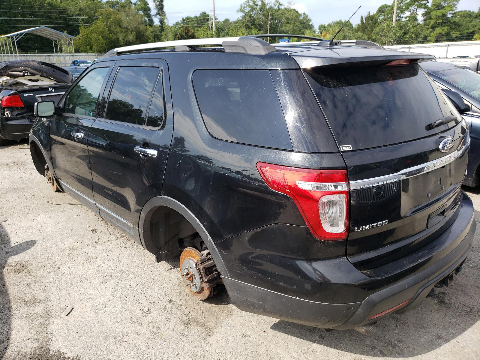 Photo 3 from auction – 2011 FORD EXPLORER L with VIN 1FMHK8F86BGA55583