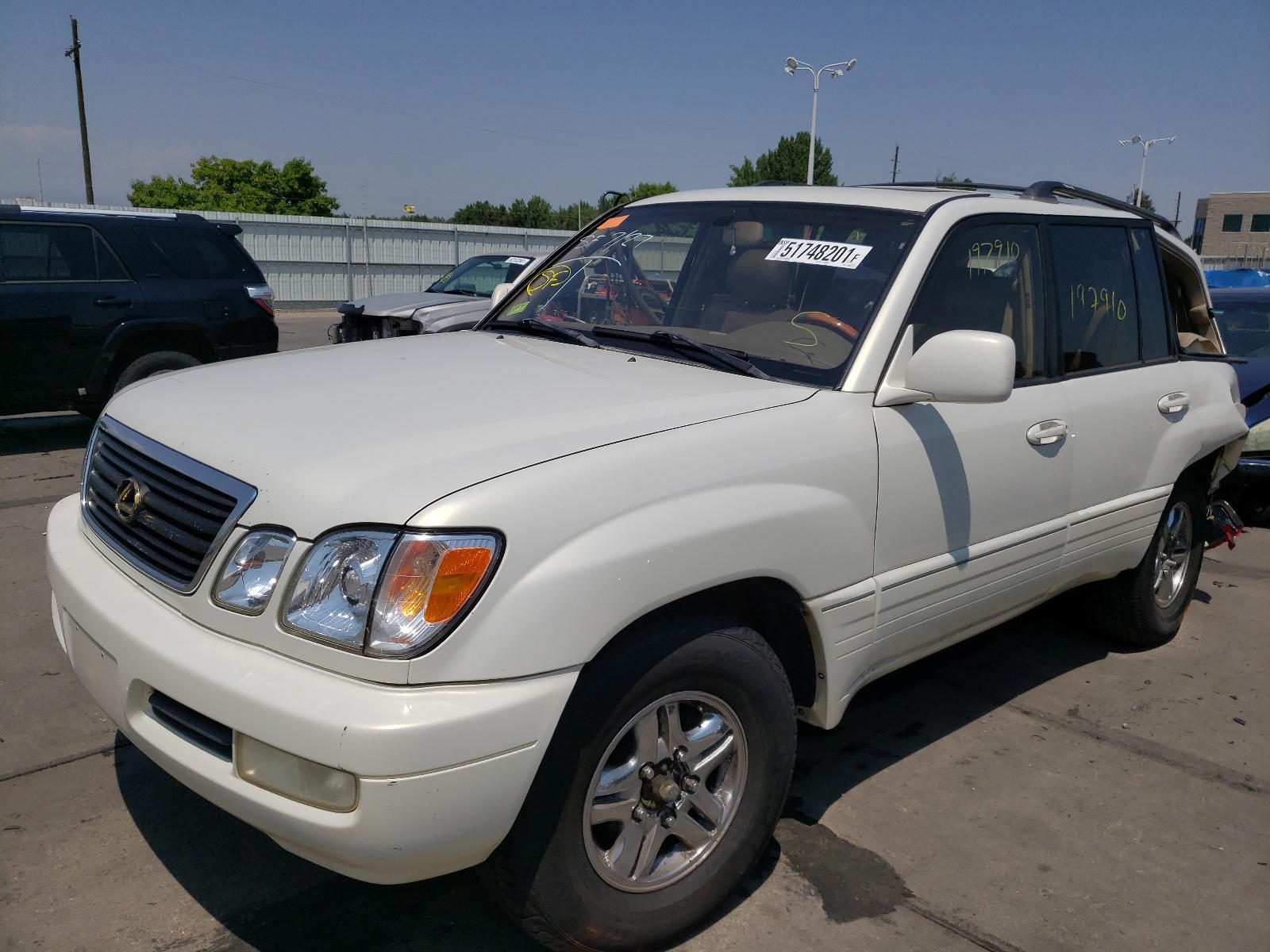 Photo 2 from auction – 2000 LEXUS LX 470 with VIN JT6HT00W4Y0103486